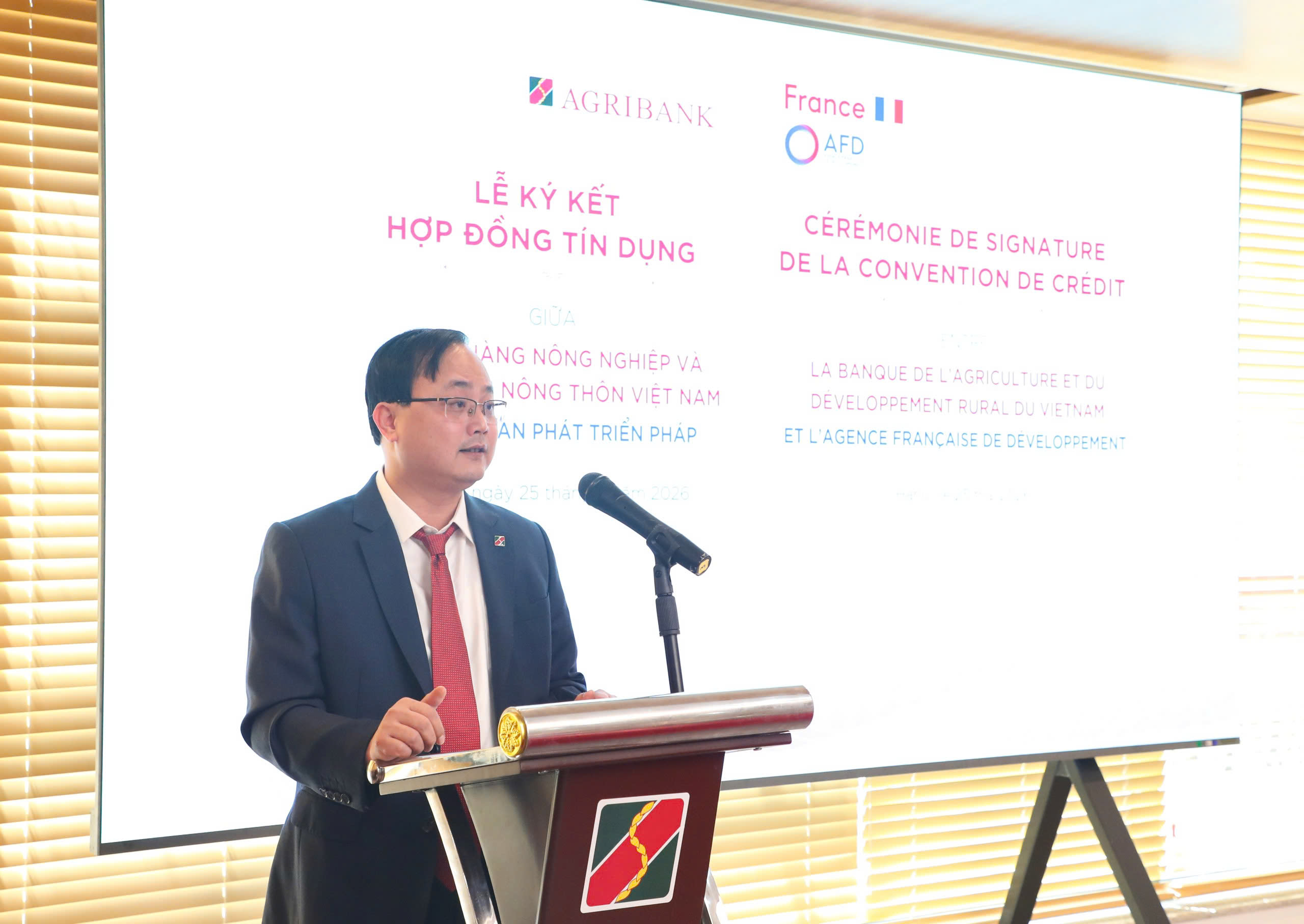 Ông Tô Huy Vũ, Bí thư Đảng ủy, Chủ tịch Hội đồng thành viên Agribank phát biểu tại Lễ ký kết