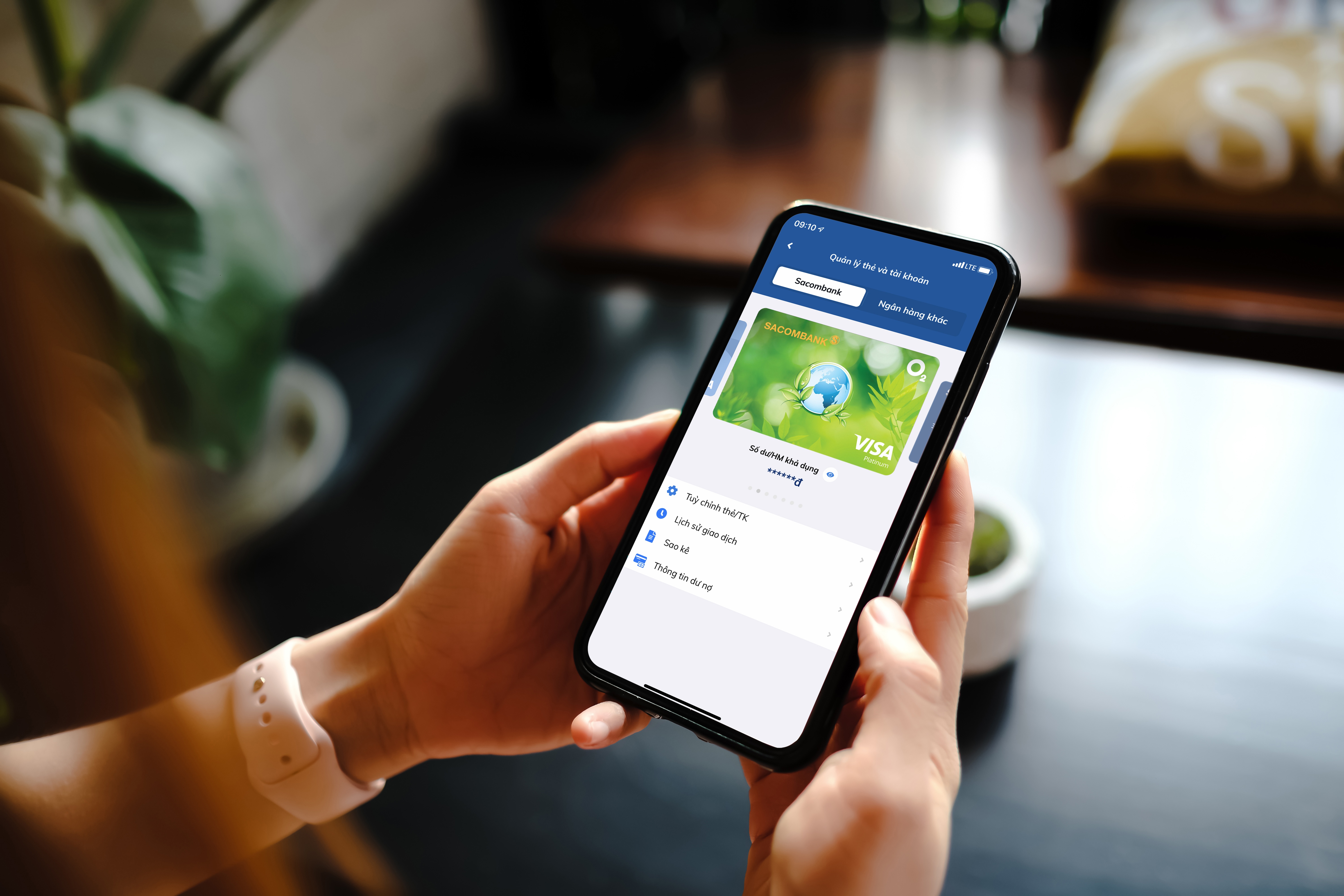 SACOMBANK tiên phong phát triển tín dụng xanh thông qua các sản phẩm, dịch vụ tài chính hướng đến phát triển bền vững, hỗ trợ doanh nghiệp và người dân tiếp cận nguồn vốn phục vụ các hoạt động sản xuất, kinh doanh thân thiện với môi trường