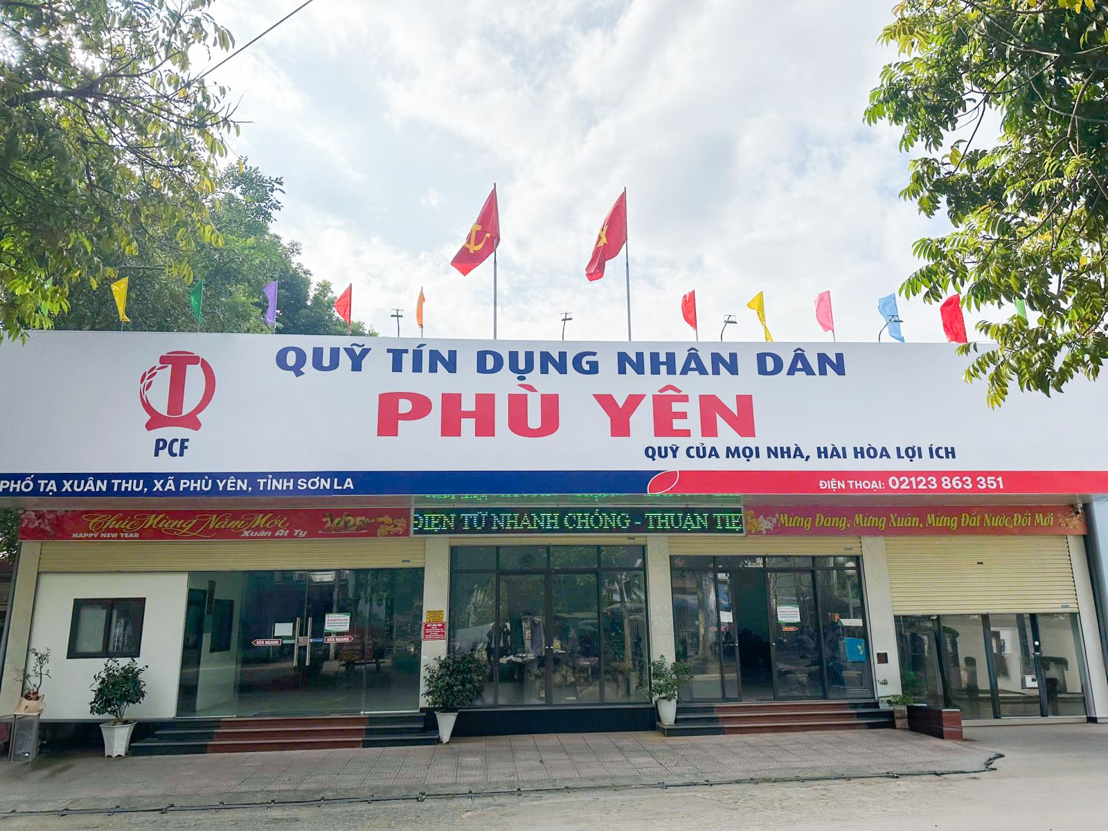 Biển hiệu QTDND Phù Yên theo bộ nhận diện thương hiệu