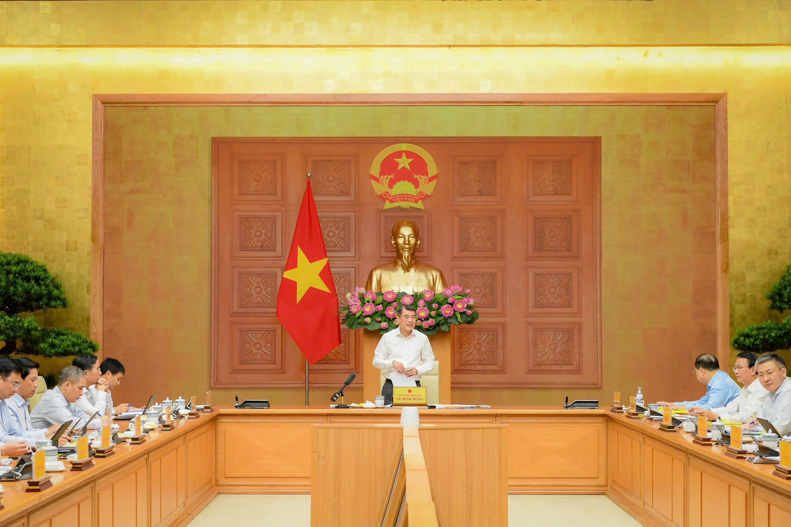 Thủ tướng Chính phủ Lê Minh Hưng chủ trì buổi làm việc với NHNN