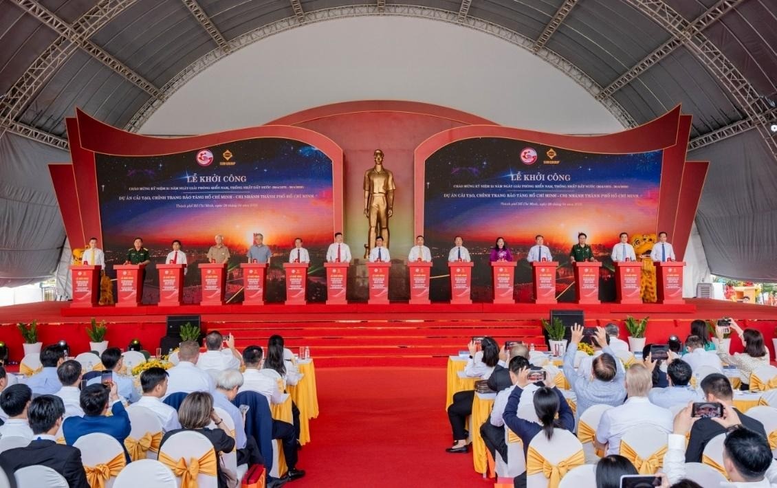 tài trợ