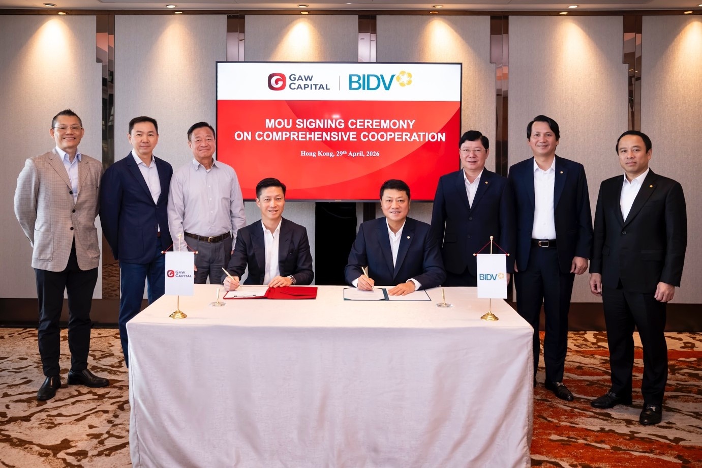 Senior executives of both parties at the MoU signing ceremony