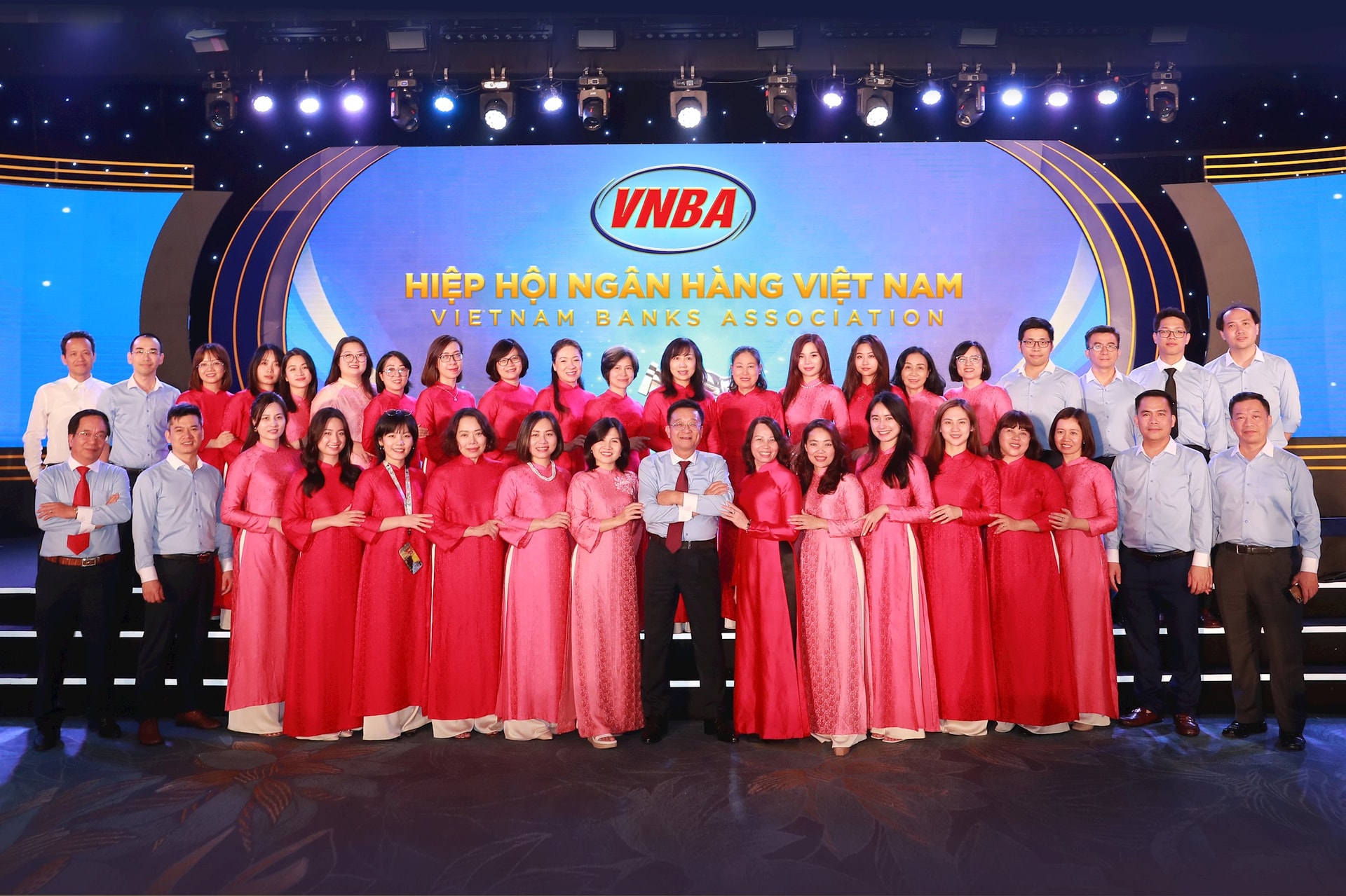 Lãnh đạo, cán bộ nhân viên Hiệp hội Ngân hàng Việt Nam.