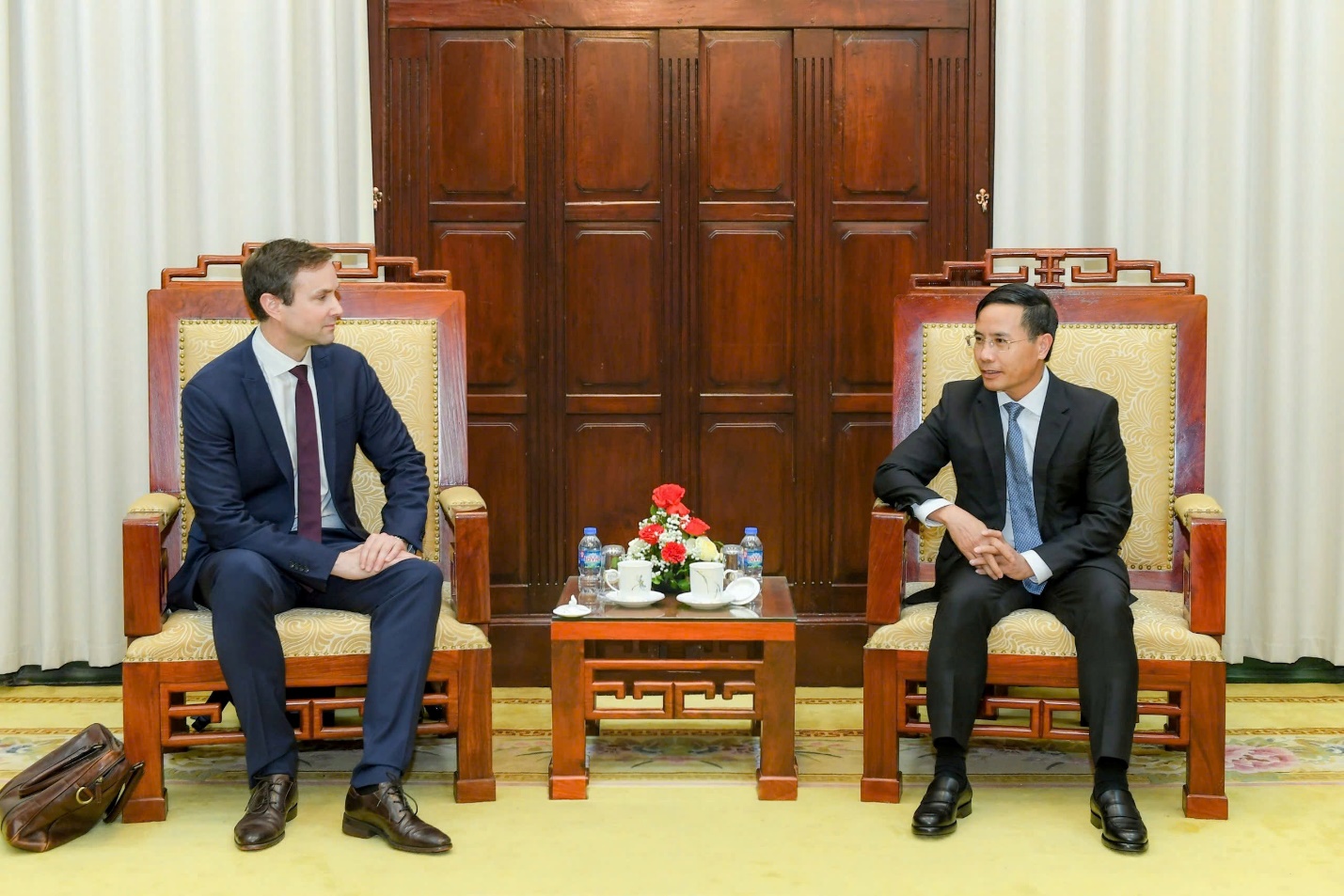 Thống đốc Phạm Đức Ấn và Trưởng Văn phòng đại diện IMF tại Việt Nam, Lào và Campuchia Jochen Schmittmann tại buổi tiếp