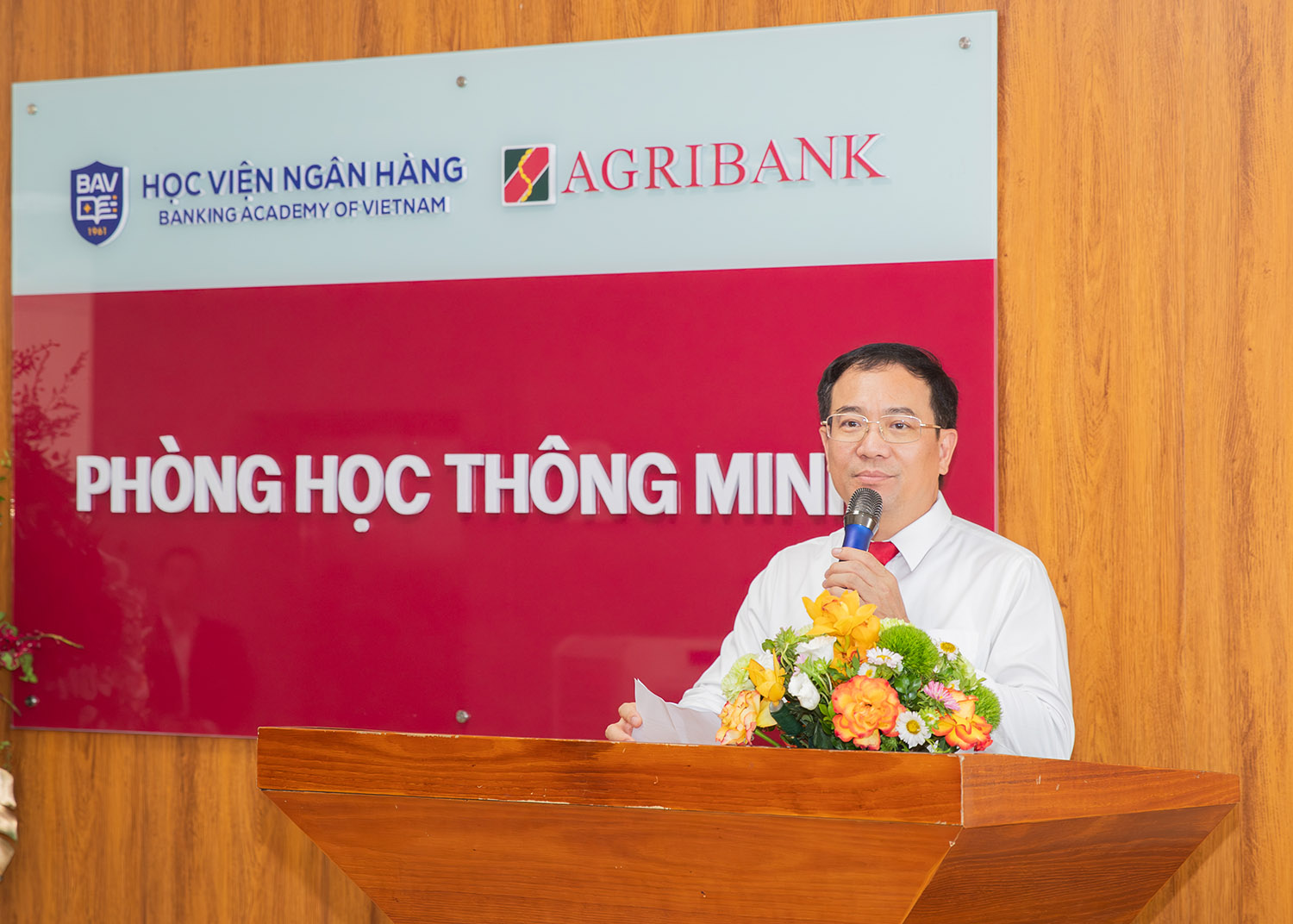 Phó Tổng Giám đốc Agribank Đoàn Ngọc Lưu phát biểu tại buổi lễ