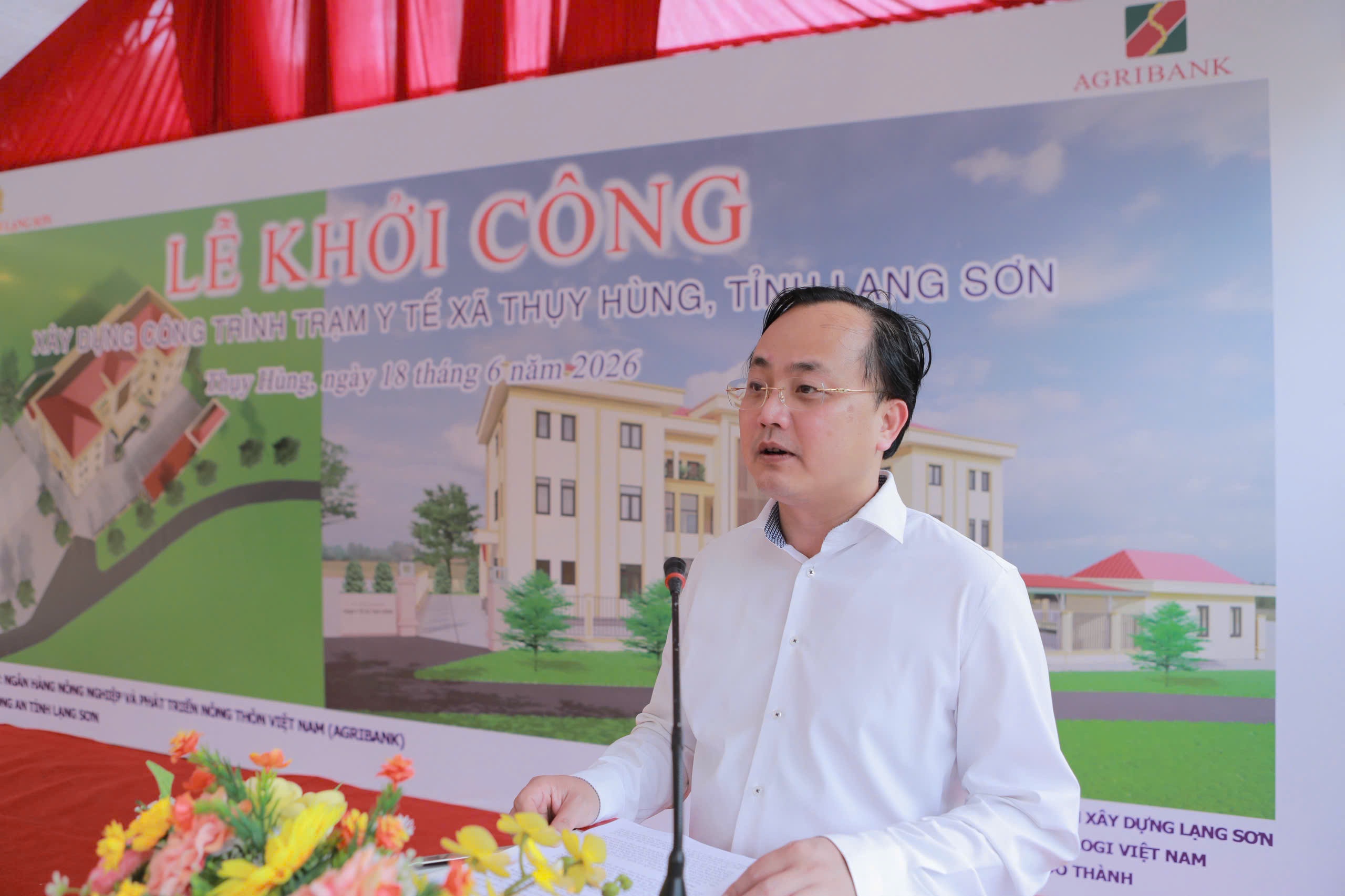 Đồng chí Tô Huy Vũ - Chủ tịch HĐTV Agribank phát biểu tại buổi lễ khởi công xây dựng Trạm Y tế xã Thụy Hùng, tỉnh Lạng Sơn