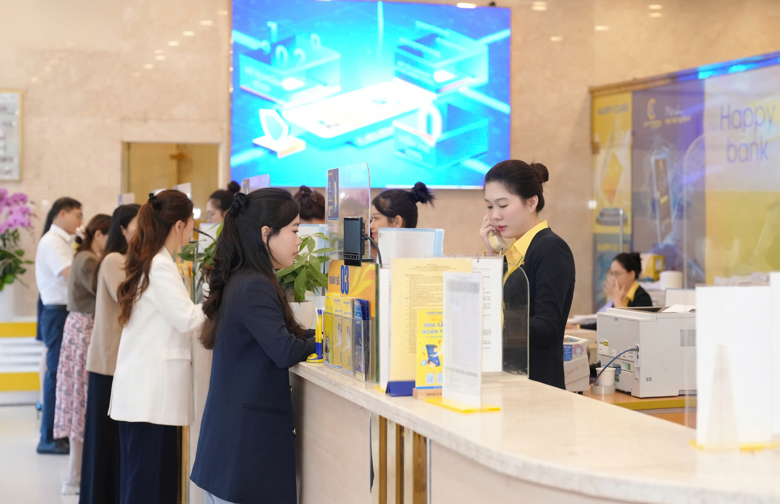 FiinRatings tiếp tục duy trì xếp hạng tín nhiệm Nam A Bank ở mức “A-” với triển vọng xếp hạng “ổn định”