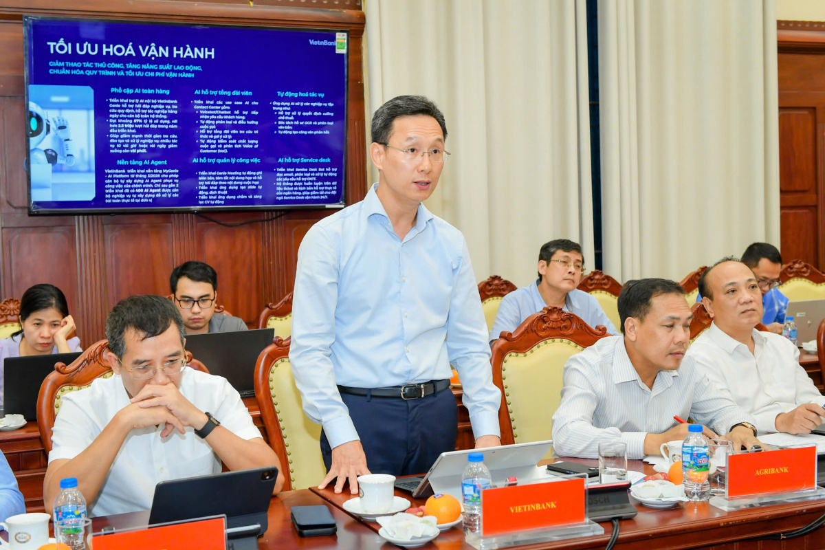 Ông Lê Thanh Tùng, Thành viên HĐQT VietinBank tại phiên họp