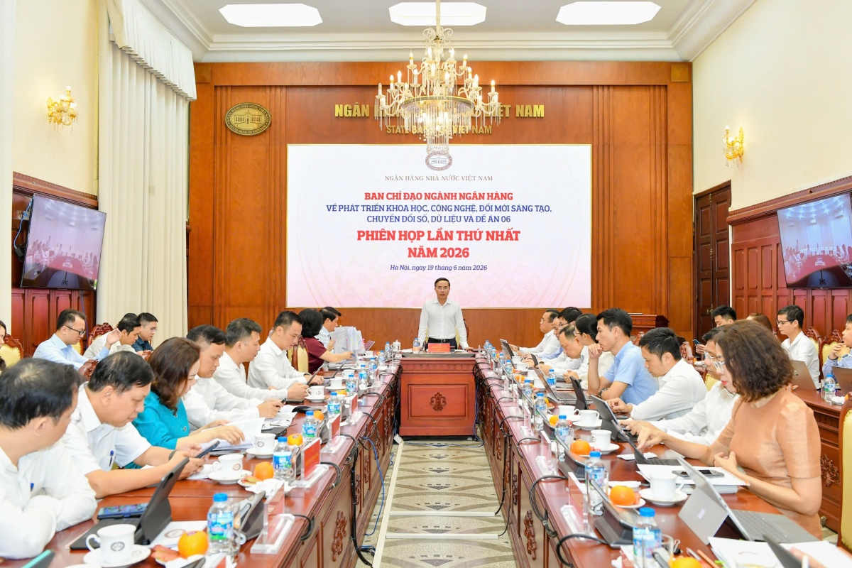 Quang cảnh phiên họp