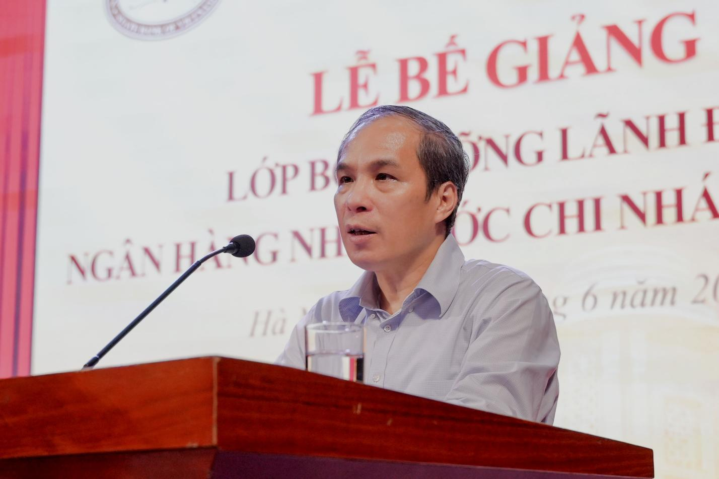 Phó Thống đốc Thường trực NHNN Đoàn Thái Sơn phát biểu tại Lễ bế giảng