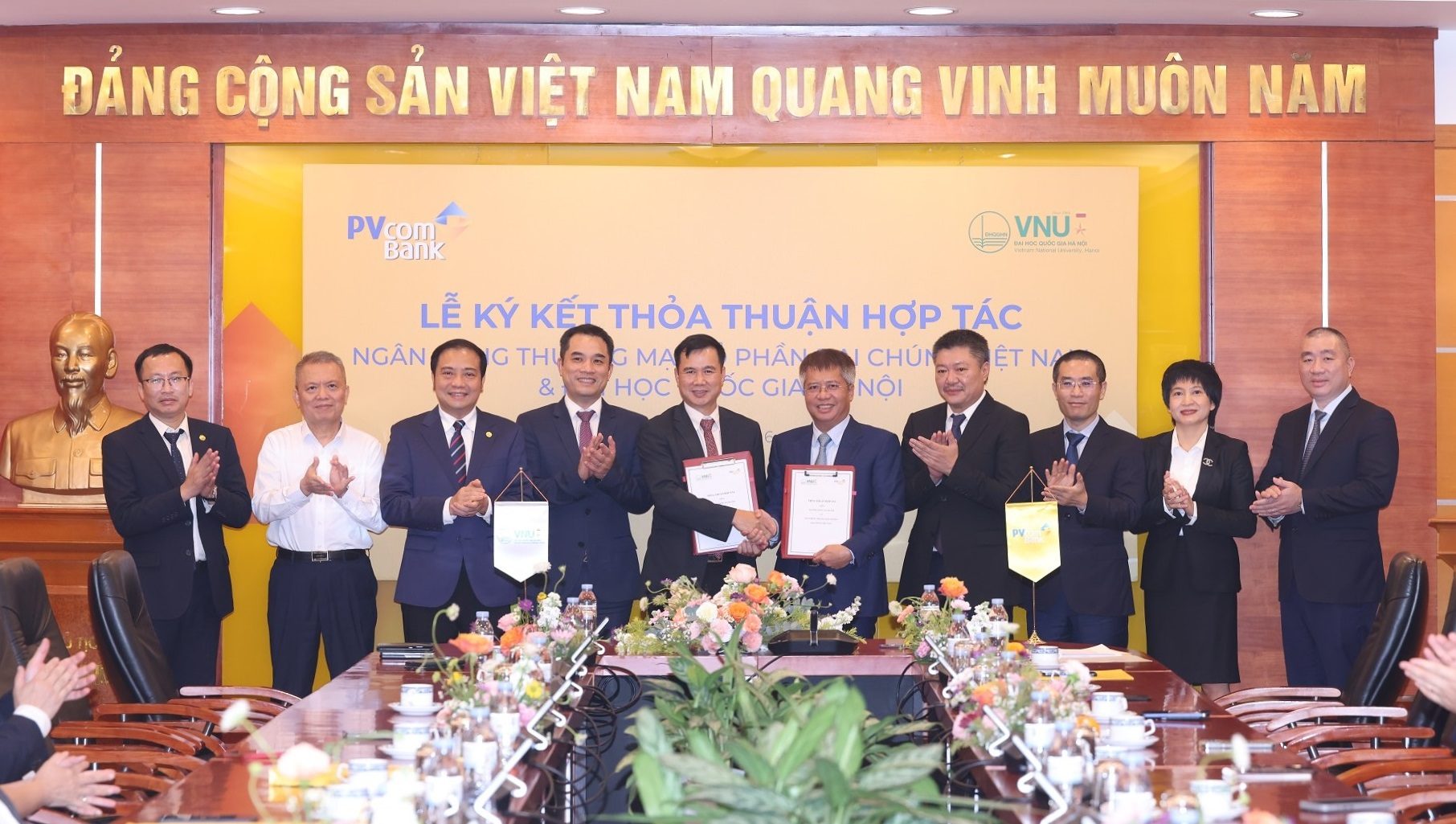 PVcomBank hợp tác với Đại học Quốc gia Hà Nội mở rộng hệ sinh thái tài chính giáo dục