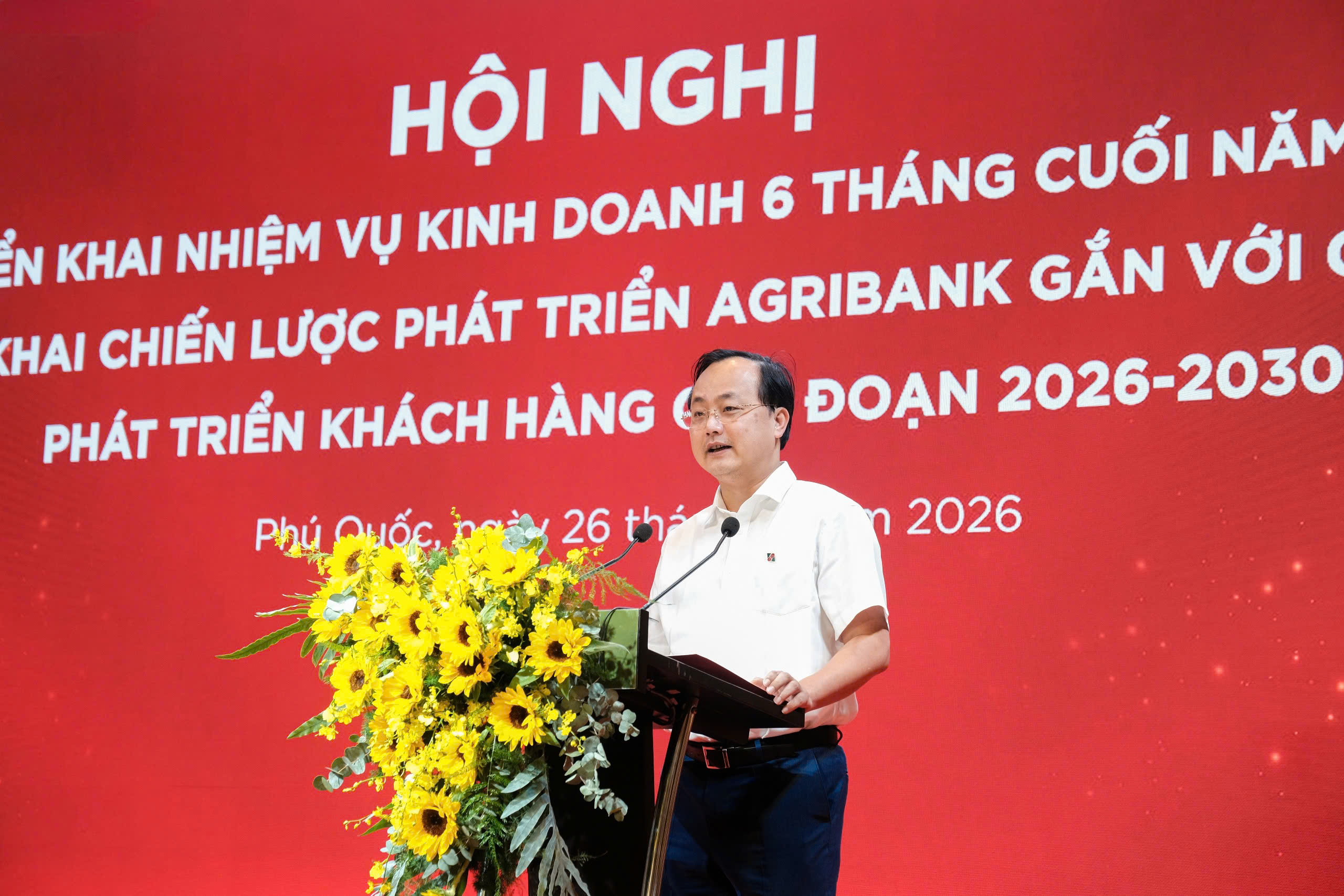 Đồng chí Tô Huy Vũ - Bí thư Đảng ủy, Chủ tịch Hội đồng thành viên phát biểu chỉ đạo tại Hội nghị