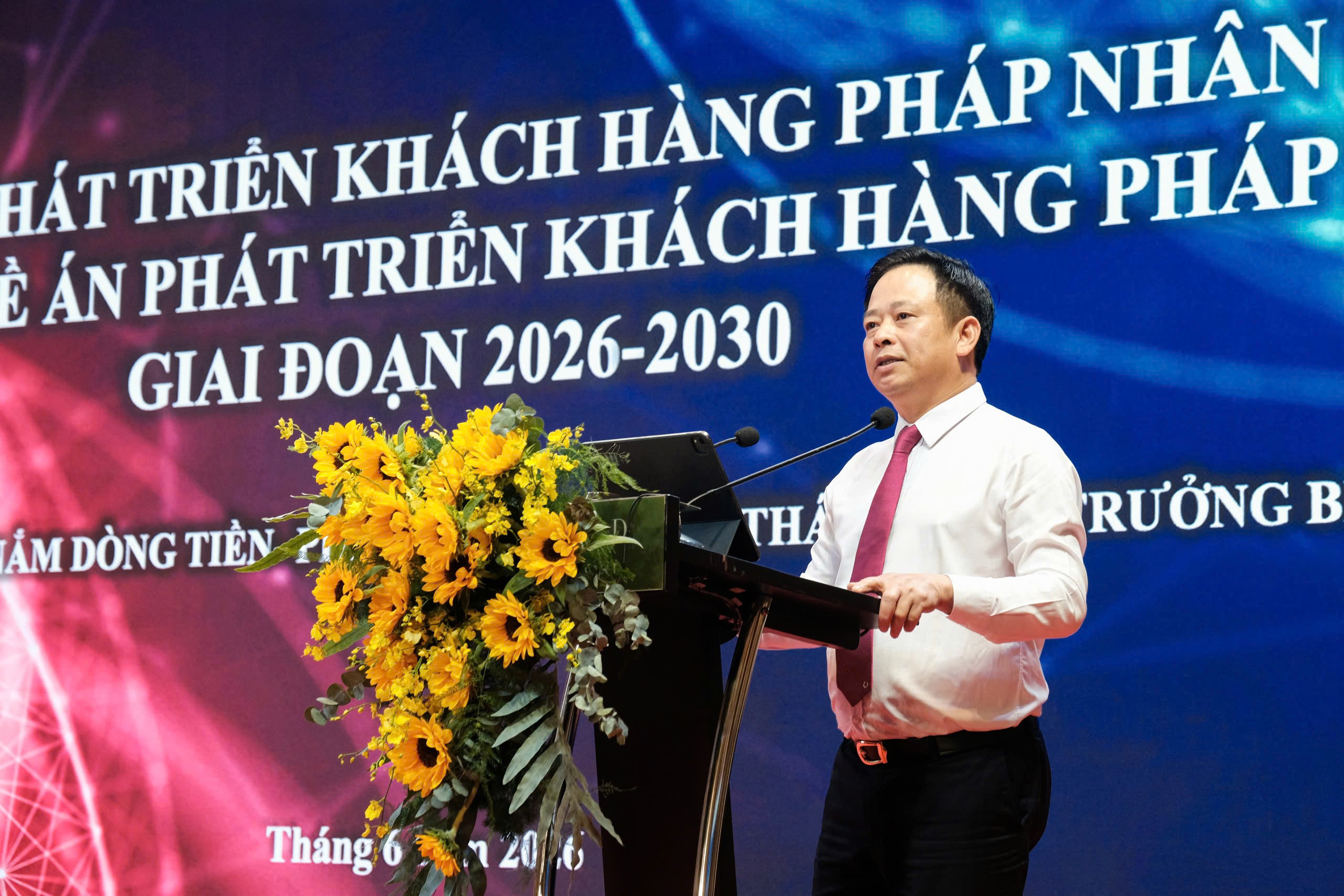 Đồng chí Hoàng Minh Ngọc - Phó Tổng Giám đốc phát biểu ý kiến tại Hội nghị