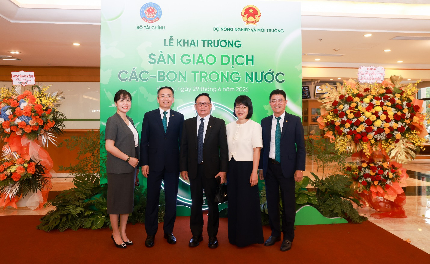Đại diện lãnh đạo BIDV cùng đại diện lãnh đạo VSDC và HNX tham dự Lễ Khai trương