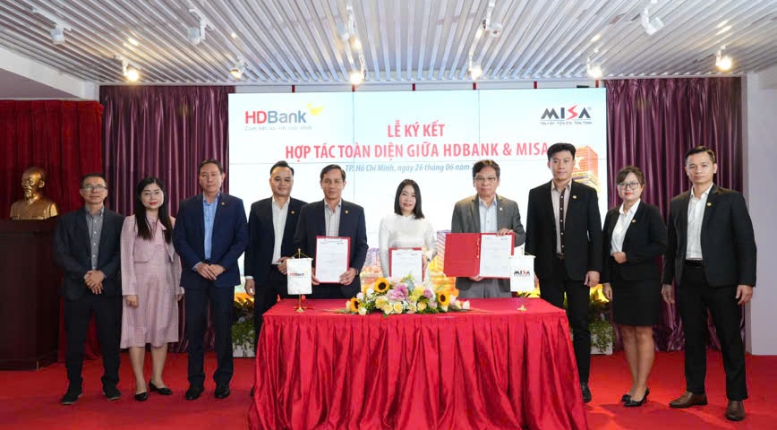 HDBank hợp tác với MISA, đưa các giải pháp tài chính số đến hơn 500.000 doanh nghiệp và hộ kinh doanh. Ảnh: HDBank