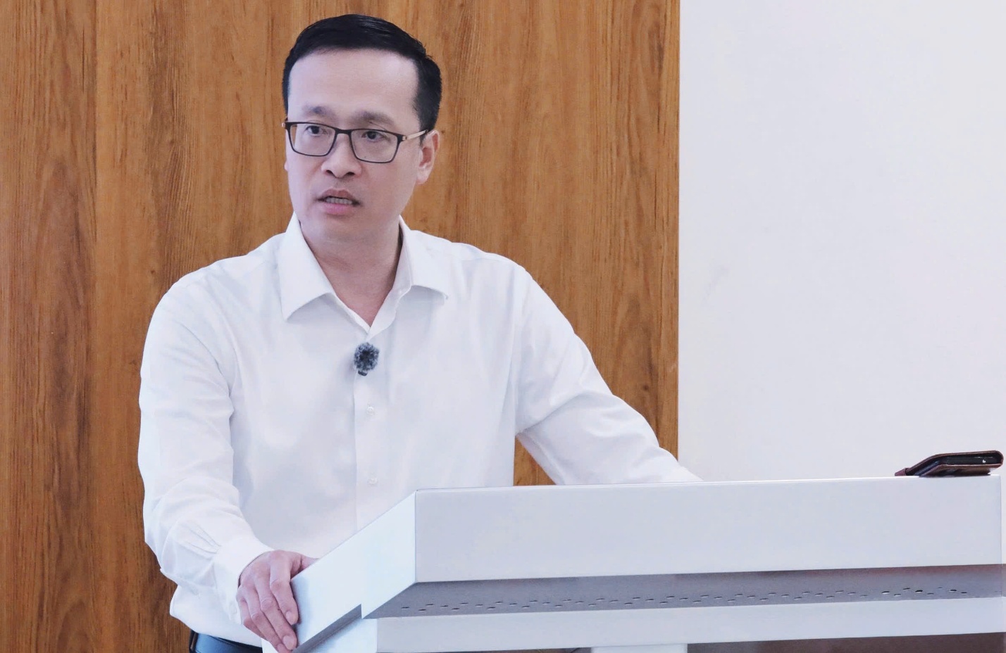 Đồng chí Phạm Quang Dũng - Ủy viên Ban Thường vụ Đảng ủy, Phó Thống đốc NHNN chia sẻ về công tác thanh tra, giám sát ngân hàng tại Lớp bồi dưỡng