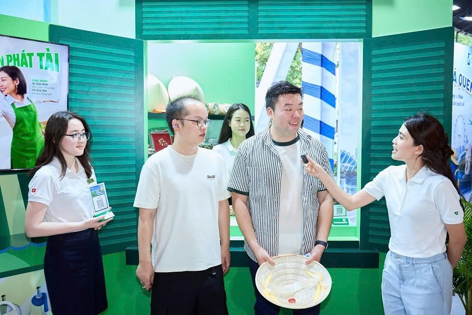 Vietcombank đồng hành phát triển tài chính số toàn diện
