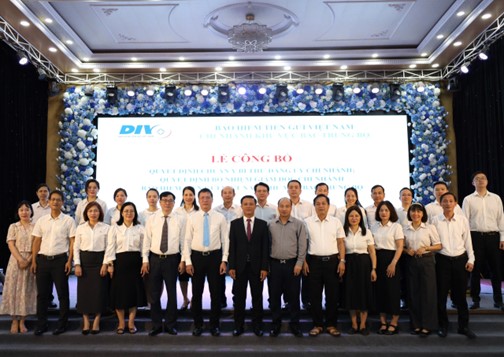Chi nhánh BHTGVN khu vực Bắc Trung Bộ tổ chức Lễ công bố Quyết định chuẩn y chức danh Bí thư Đảng ủy và bổ nhiệm Giám đốc Chi nhánh