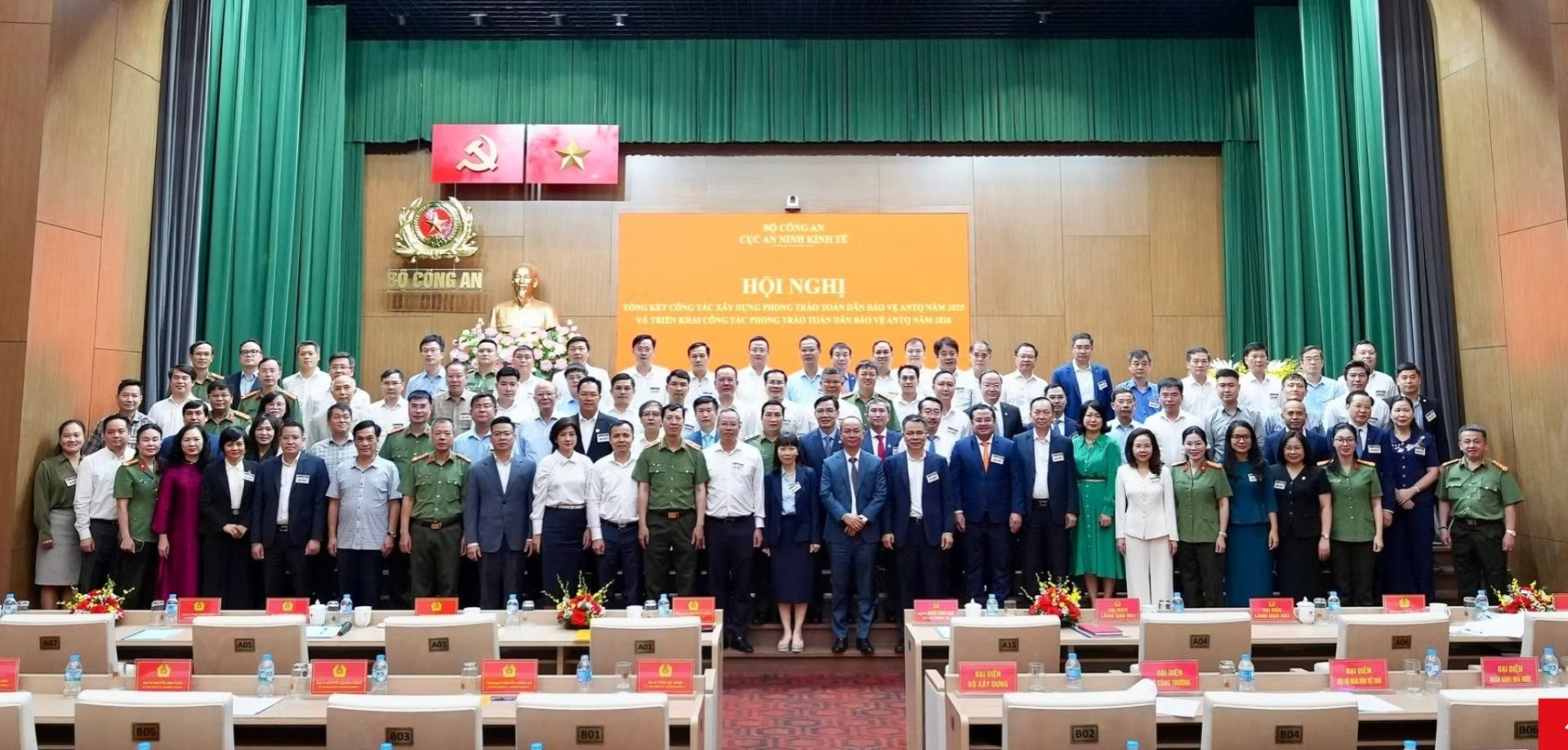 Các đại biểu tham dự hội nghị