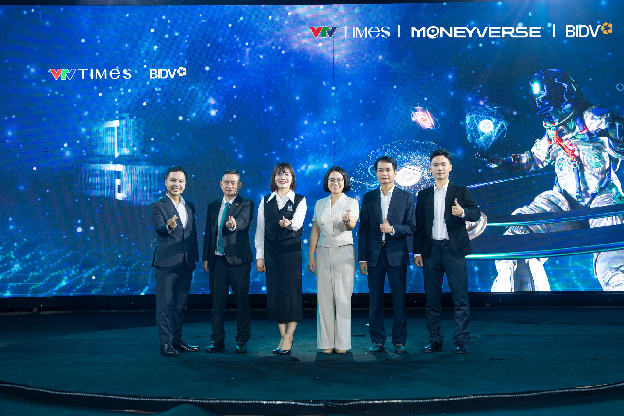 Mỗi trận thi đấu đều có sự đồng hành của chuyên gia thuộc ban giám đốc các Chi nhánh BIDV trên địa bàn