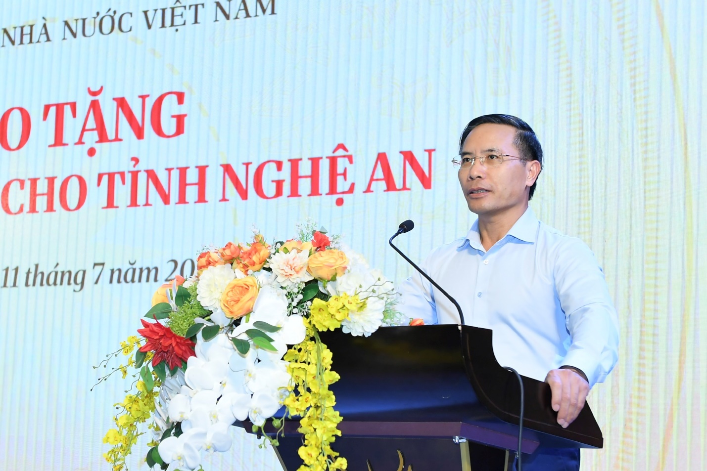 Thống đốc Phạm Đức Ấn phát biểu trong Lễ trao tặng An sinh xã hội tại tỉnh Nghệ An
