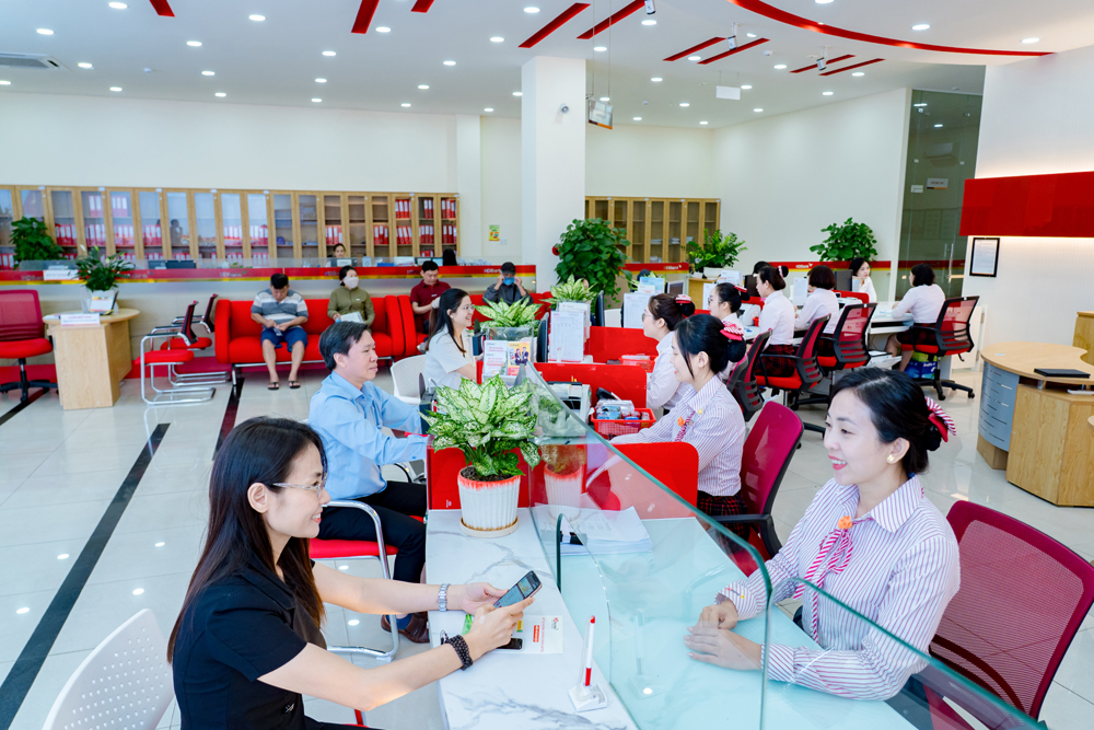 Fitch Ratings lần đầu xếp hạng tín nhiệm HDBank với triển vọng "Ổn định"