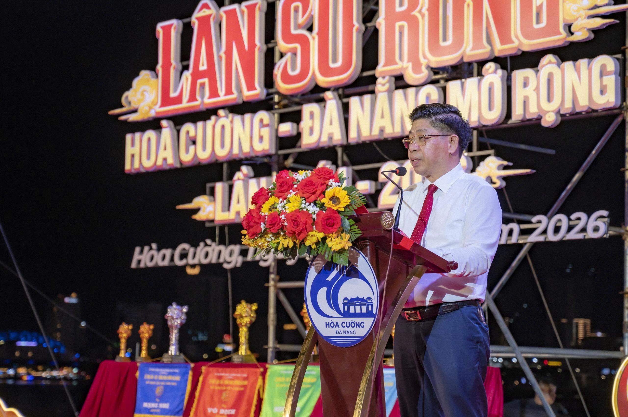 Ông Trương Thanh Dũng - Phó Bí thư Đảng ủy, Chủ tịch UBND phường Hòa Cường, Trưởng Ban Tổ chức lễ hội phát biểu tại Lễ khai mạc