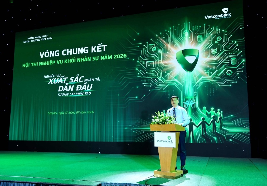 Thay mặt Ban lãnh đạo, ông Hồng Quang - Thành viên HĐQT kiêm Giám đốc Khối Nhân sự phát biểu khai mạc Hội thi