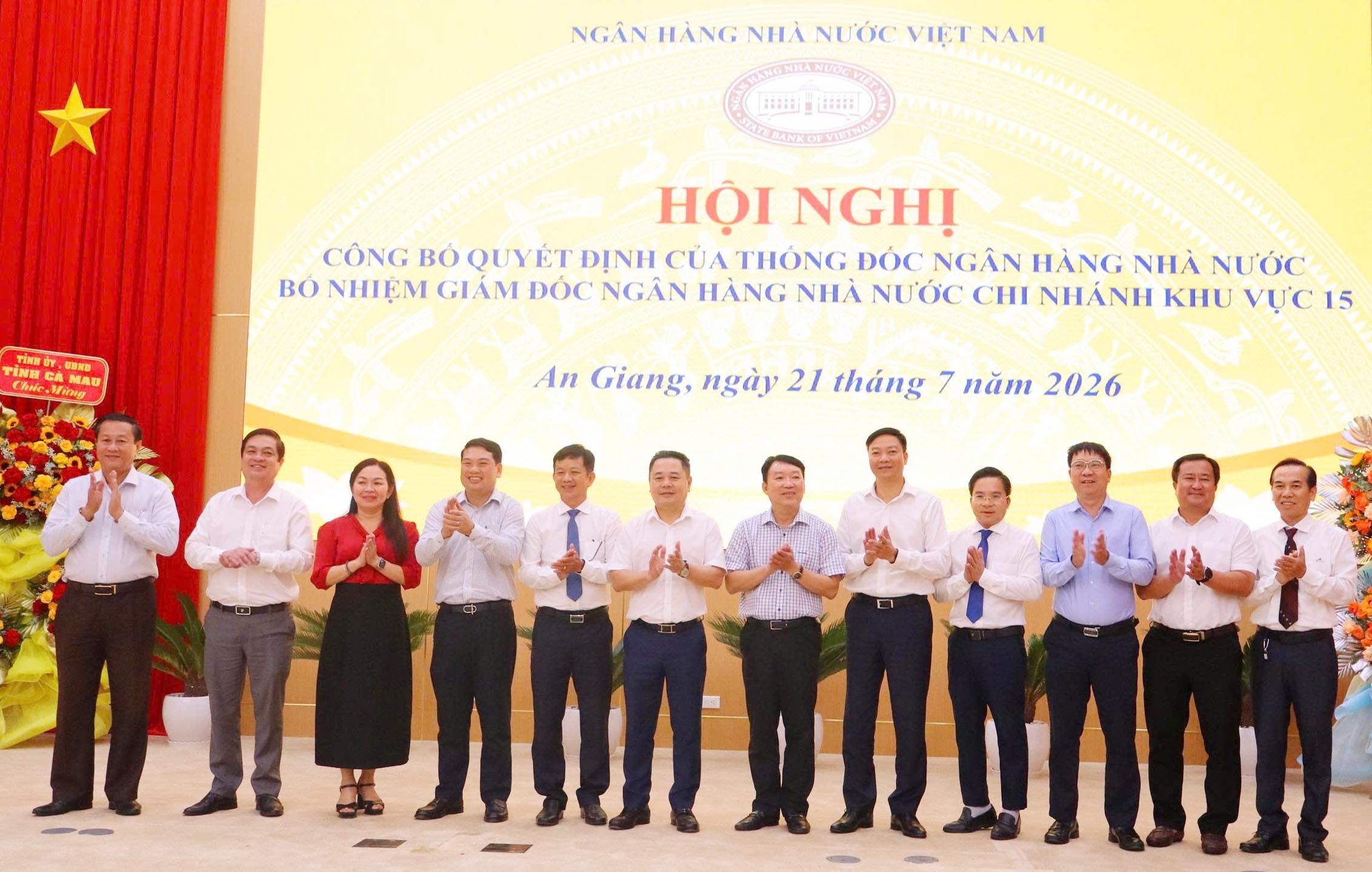 Phó Thống đốc Nguyễn Ngọc Cảnh; đại diện lãnh đạo hai tỉnh An Giang và Cà Mau; một số tổ chức tín dụng trên địa bàn và lãnh đạo NHNN chi nhánh Khu vực 15 tại Hội nghị