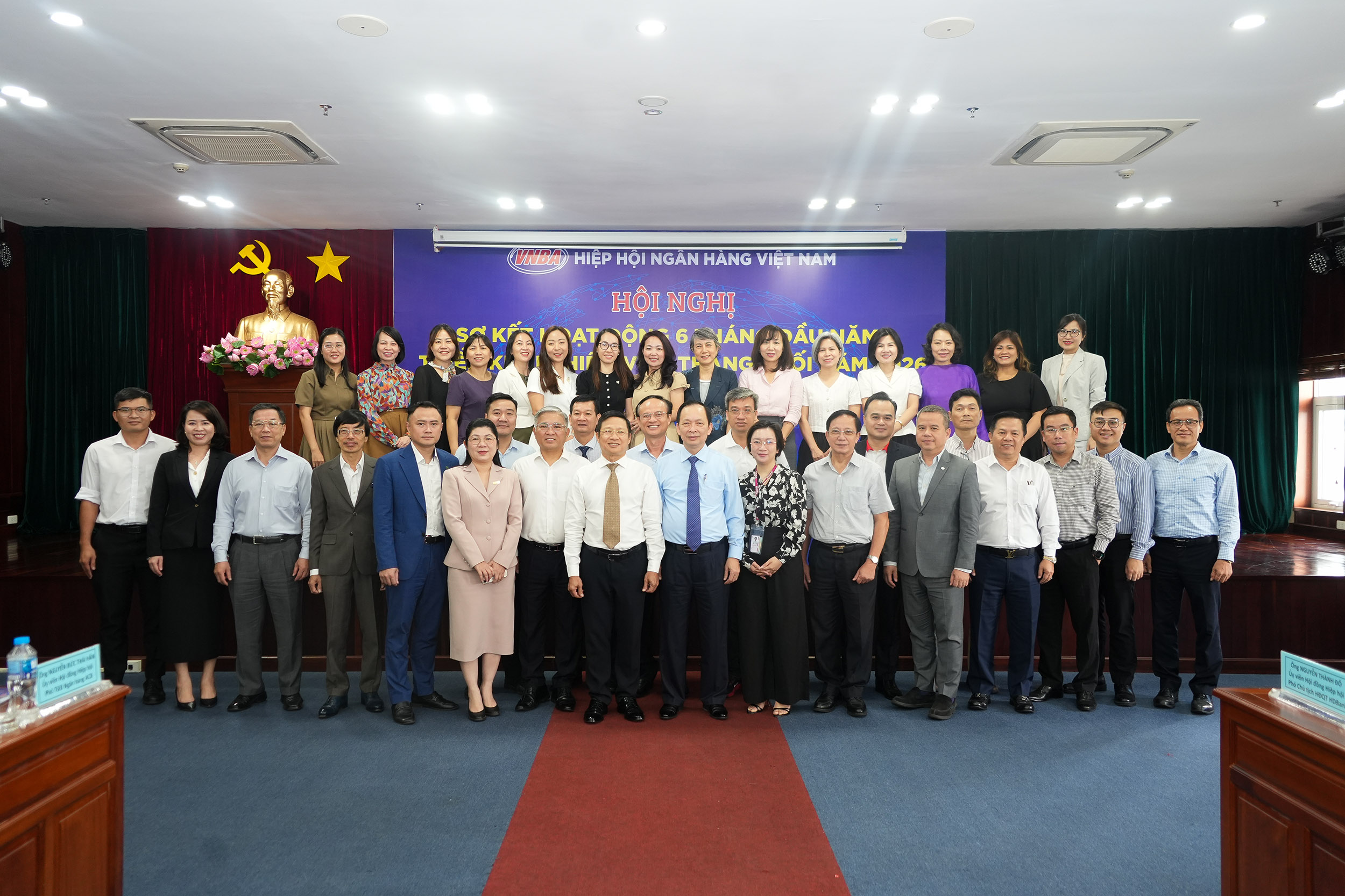 Các đai biểu tham dự Hội nghị chụp ảnh lưu niệm