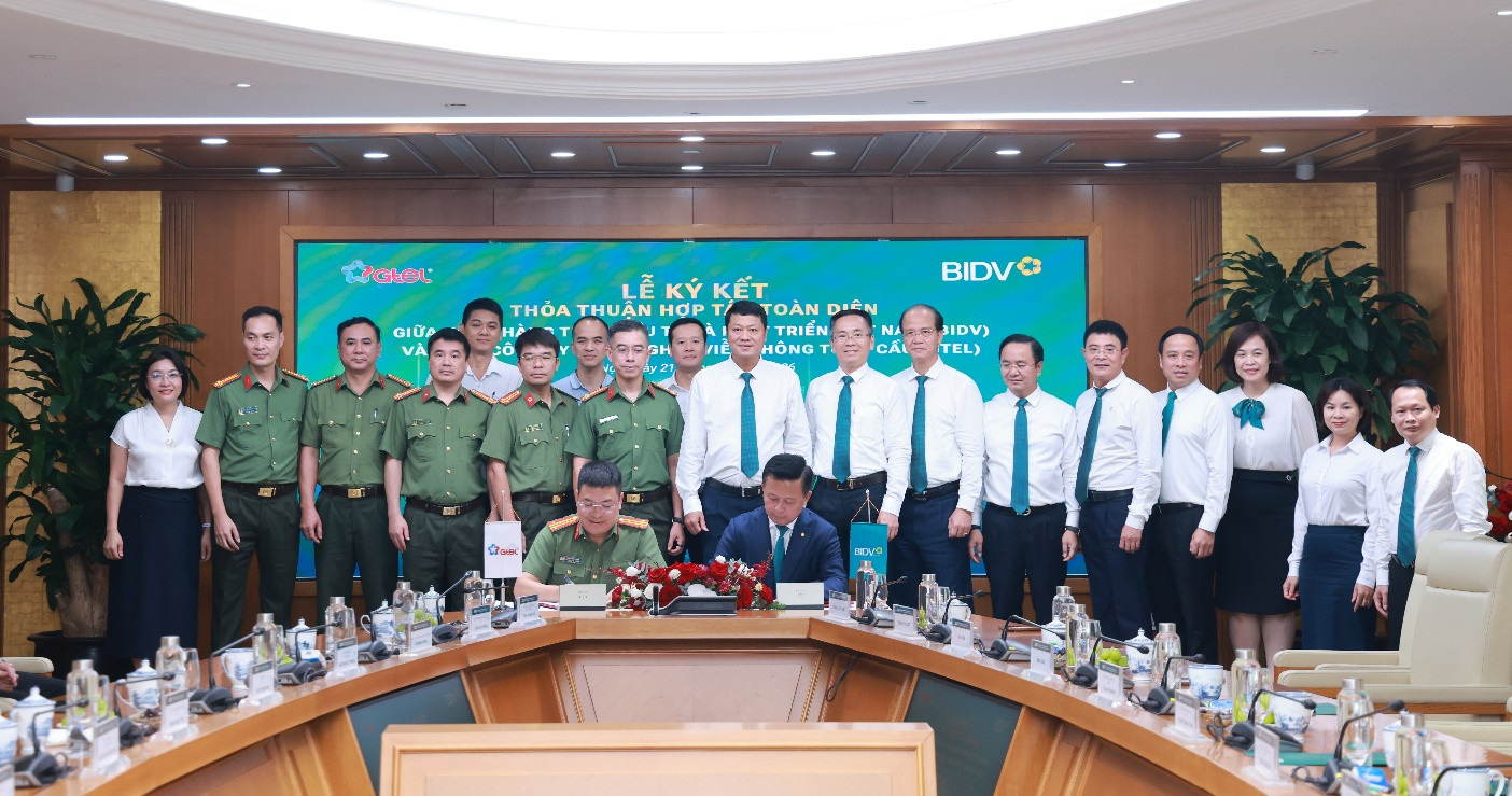 hợp tác