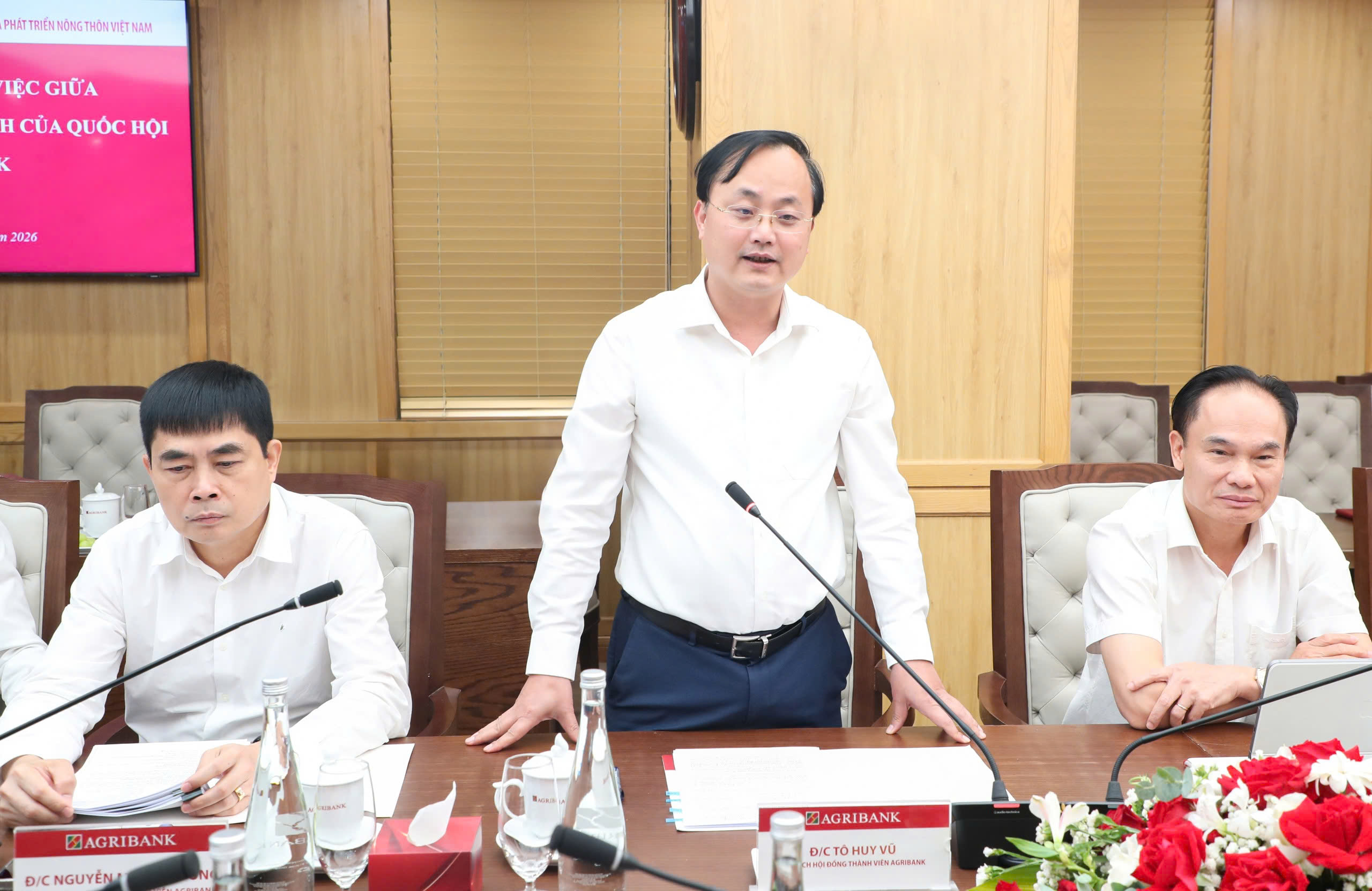 Ông Tô Huy Vũ - Chủ tịch Hội đồng thành viên Agribank phát biểu tại buổi làm việc