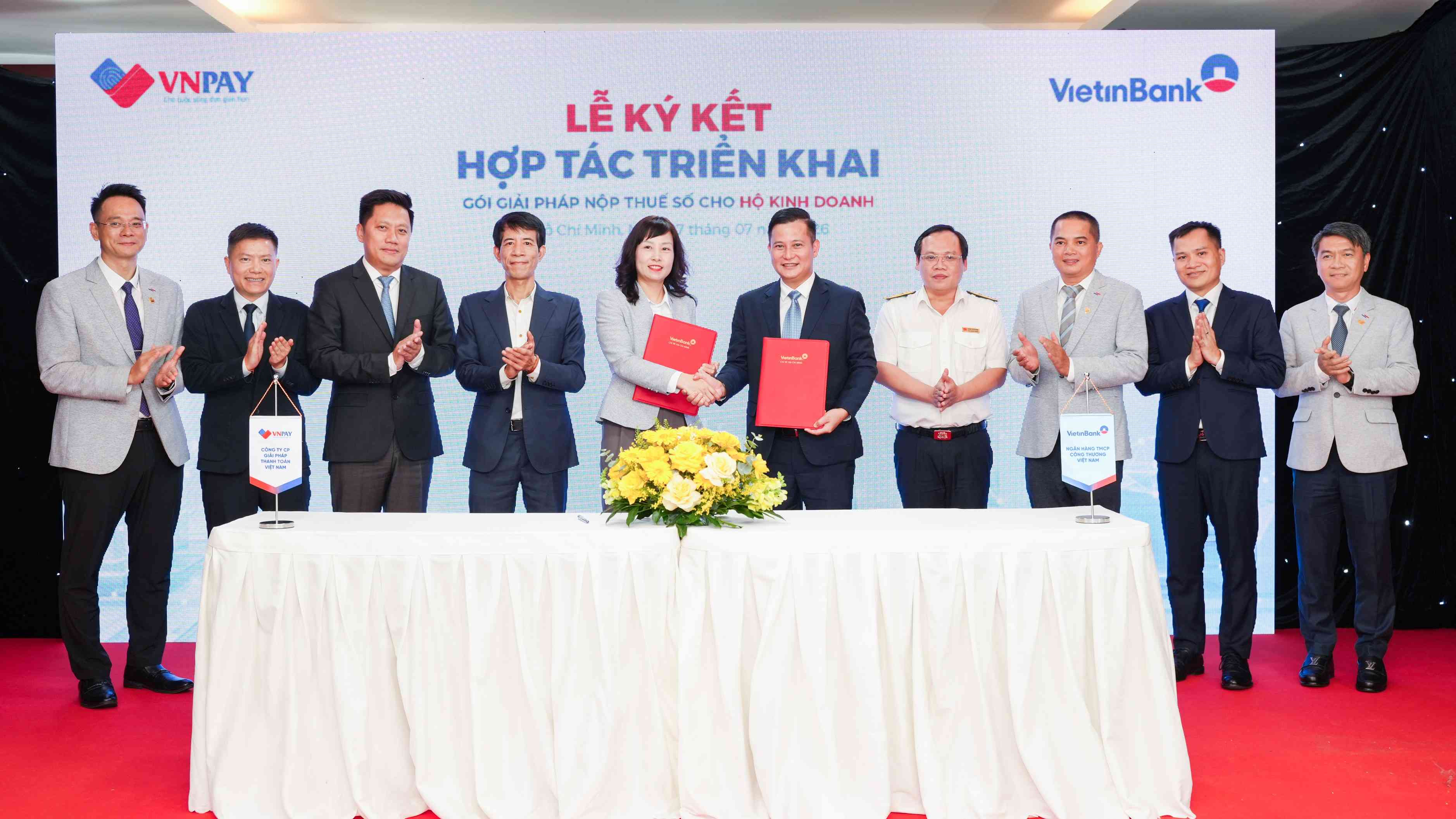 Lễ ký kết hợp tác triển khai giải pháp nộp thuế số giữa VNPAY và VietinBank diễn ra vào ngày 27/7.