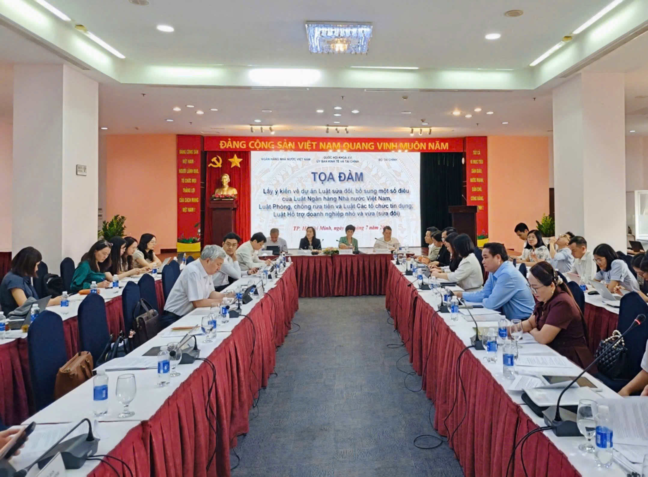 Toàn cảnh buổi tọa đàm