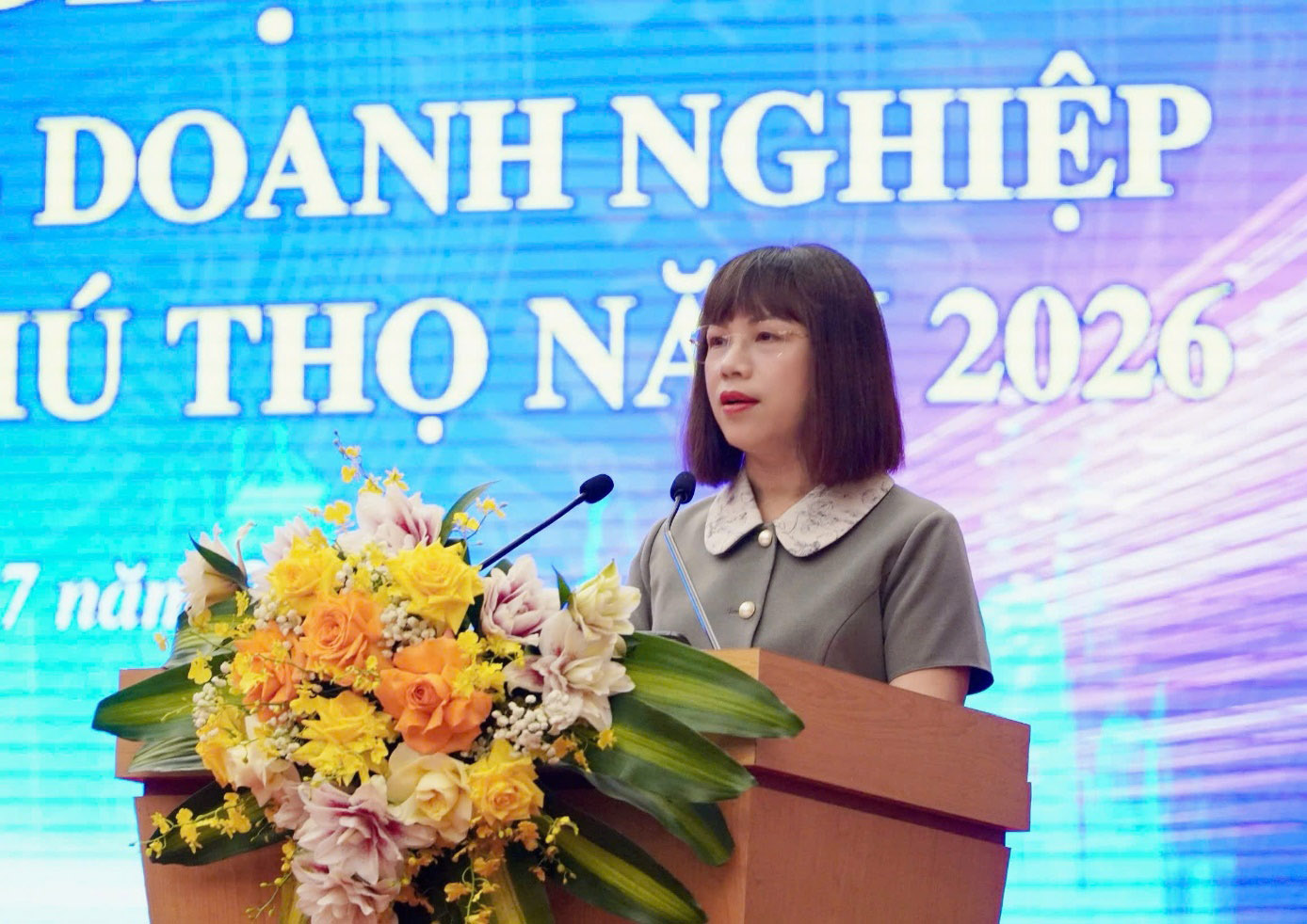 Giám đốc NHNN chi nhánh Khu vực 4 Trương Thu Hòa phát biểu tại Hội nghị
