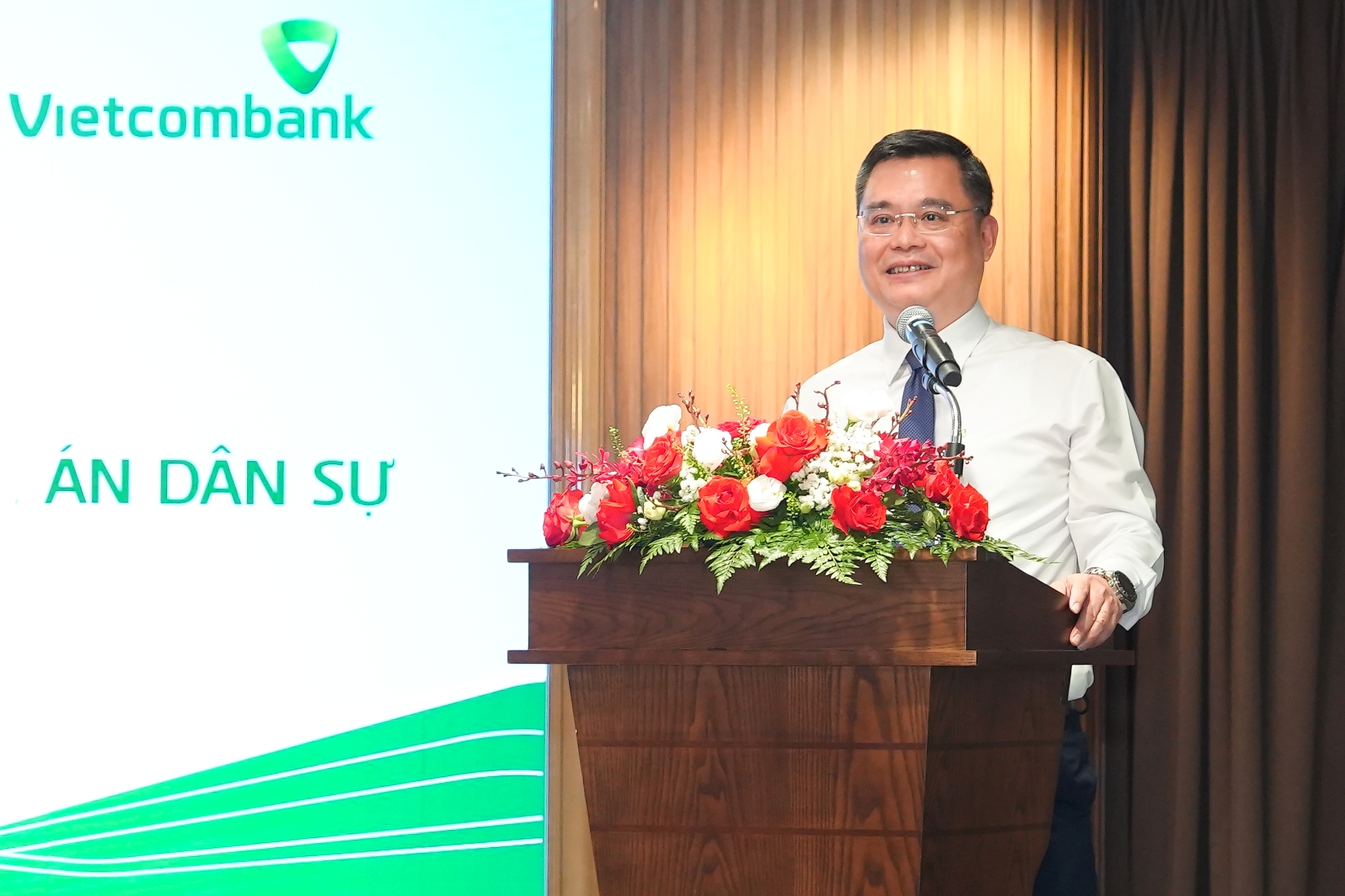 Ông Nguyễn Thanh Tùng - Bí thư Đảng ủy, Chủ tịch HĐQT Vietcombank, Đại biểu Quốc hội khóa XVI phát biểu tại Lễ ký kết