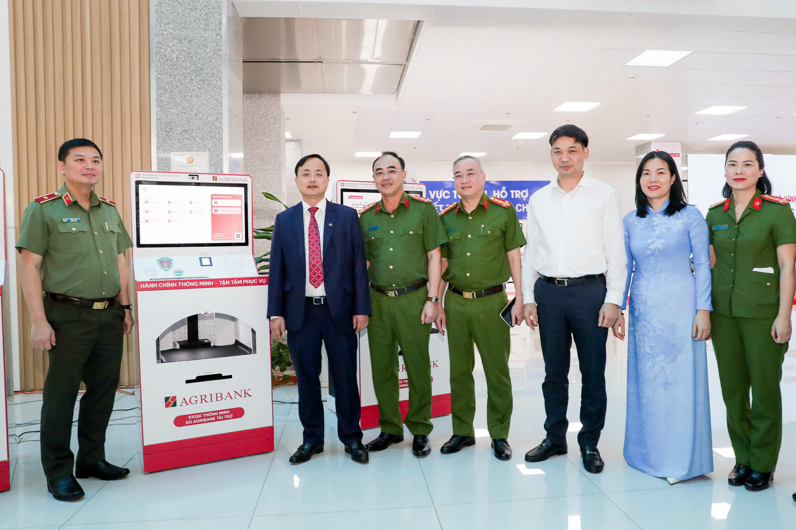 Agribank 6 tháng: Dư nợ kỷ lục, vốn rẻ thúc đẩy tăng trưởng