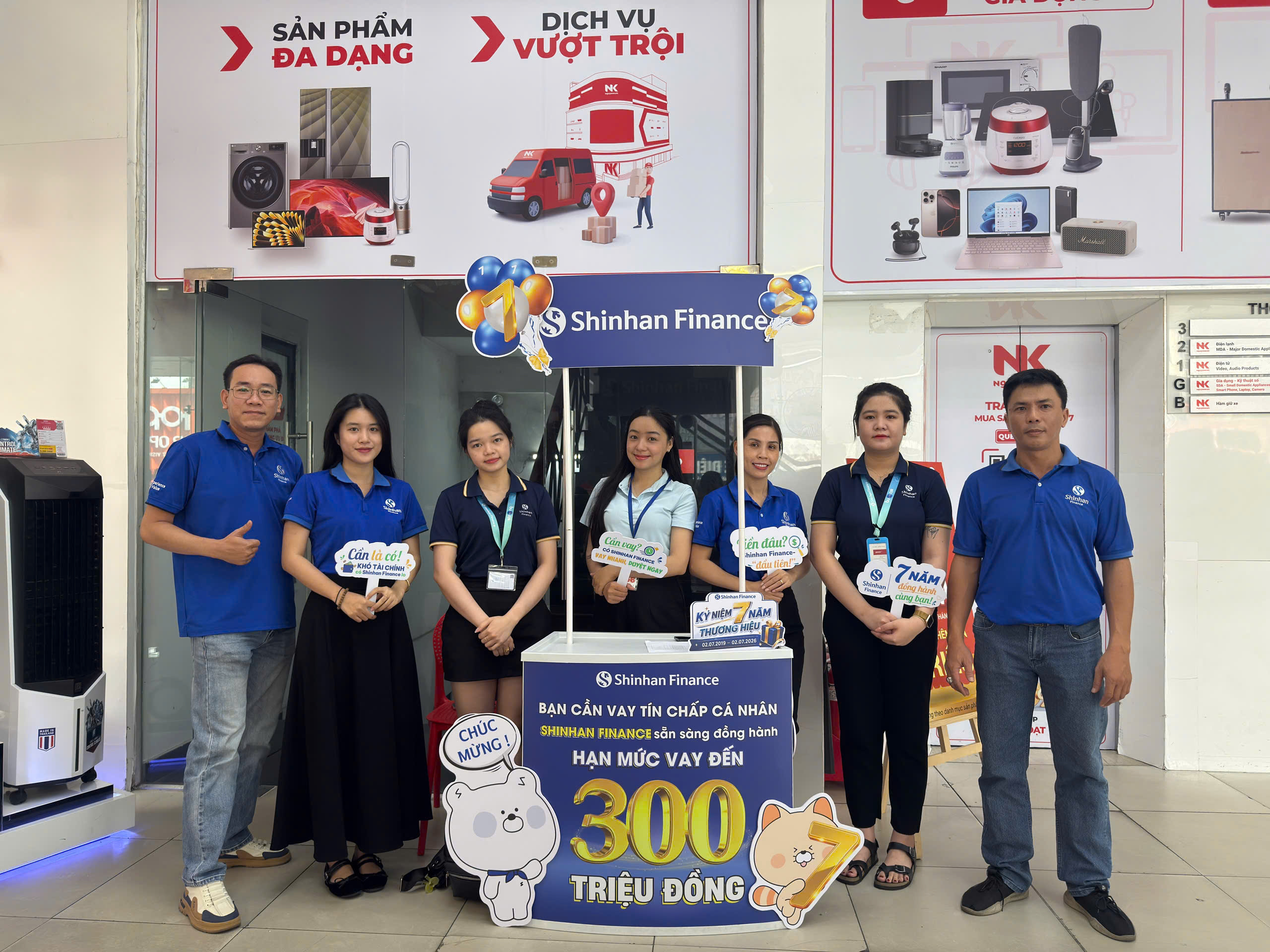 Hoạt động thị trường mừng kỉ niệm 7 năm thương hiệu Shinhan Finance