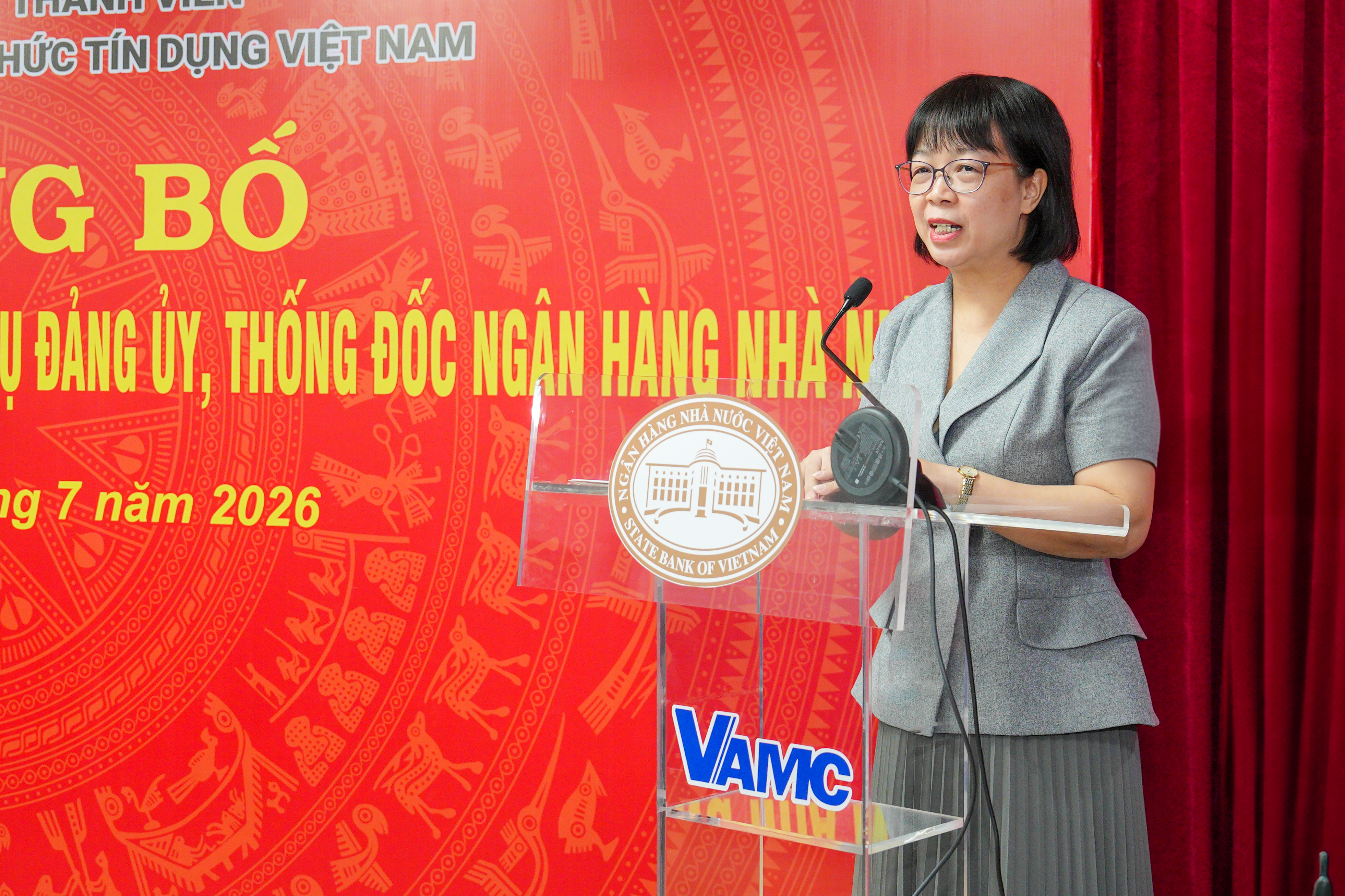 Bà Đỗ Thu Hạnh - tân Thành viên Hội đồng thành viên VAMC phát biểu nhận nhiệm vụ