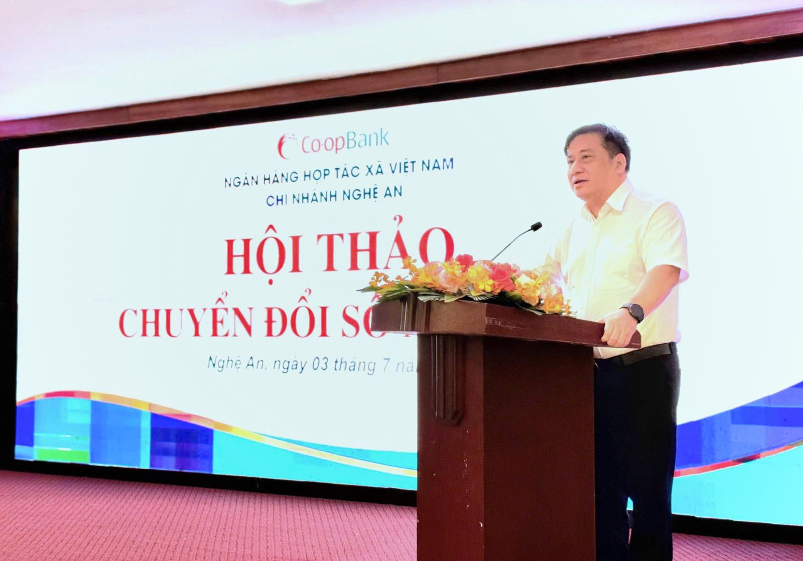 Ông Nguyễn Thạc Tâm - Phó Tổng Giám đốc Co-opBank phát biểu chỉ đạo tại Hội nghị
