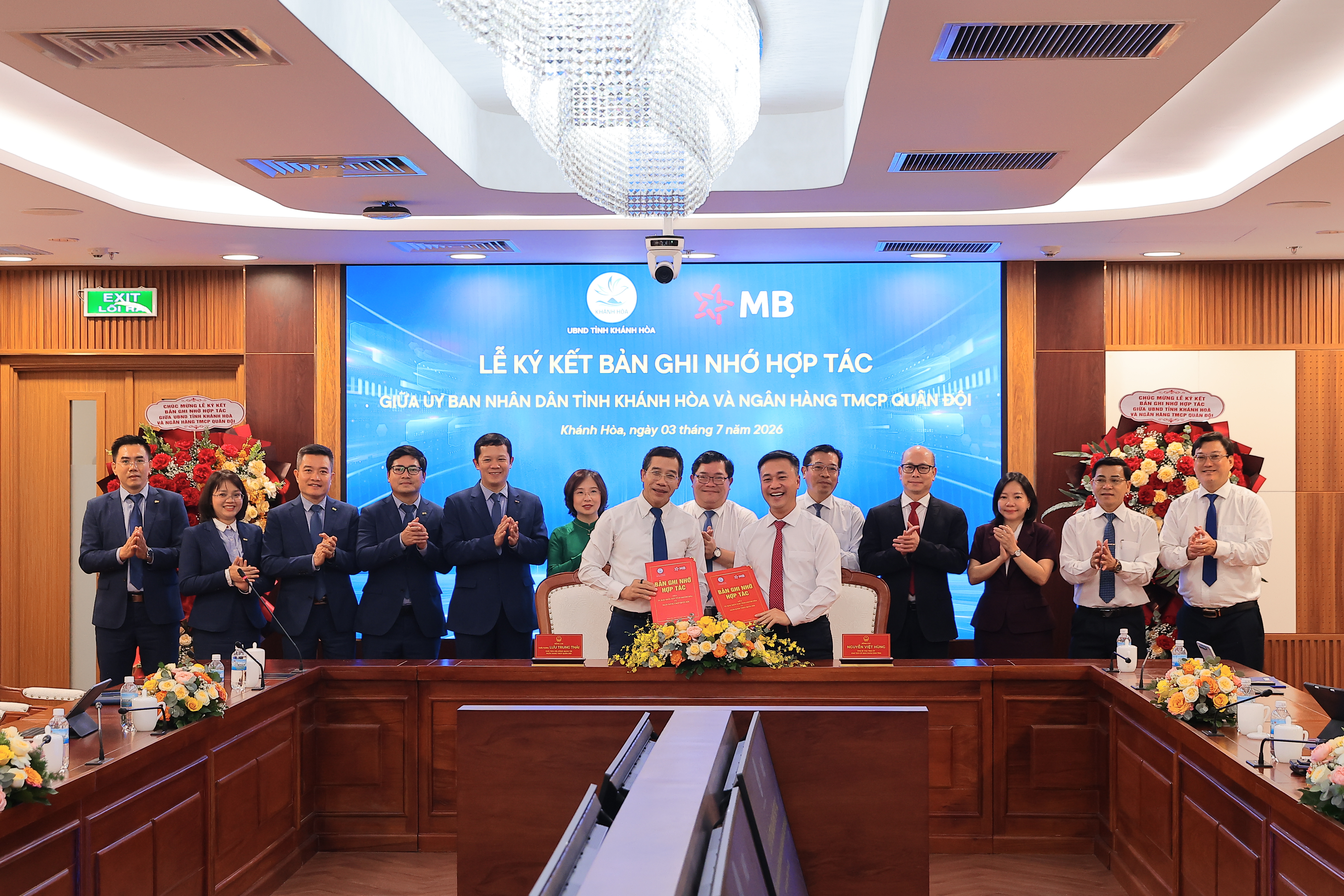 Ảnh: MB và UBND tỉnh Khánh Hòa ký kết Bản ghi nhớ hợp tác 