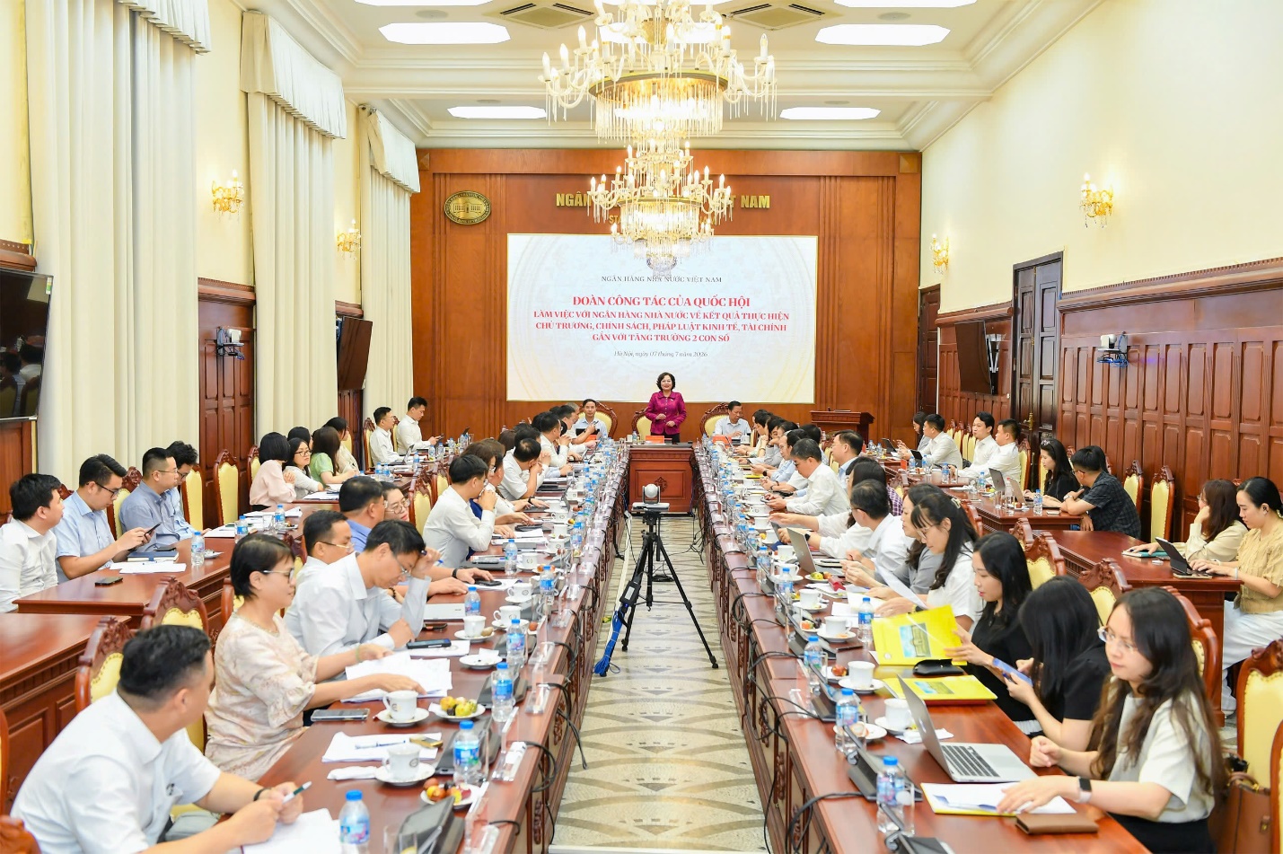 Điều hành chính sách tiền tệ: Mục tiêu tăng trưởng 2 con số phải gắn với ổn định vĩ mô và kiểm soát lạm phát