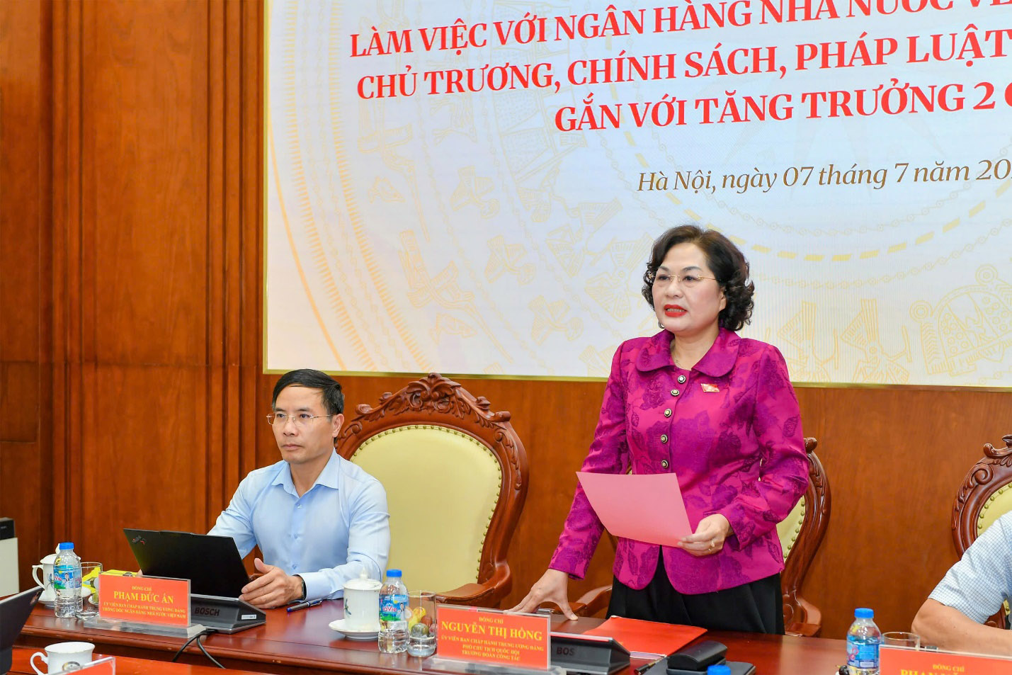 Phó Chủ tịch Quốc hội Nguyễn Thị Hồng phát biểu chỉ đạo buổi làm việc