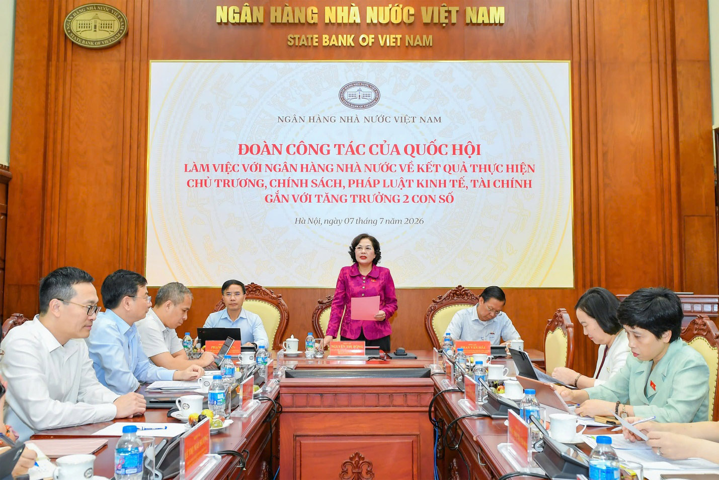 Quang cảnh buổi làm việc