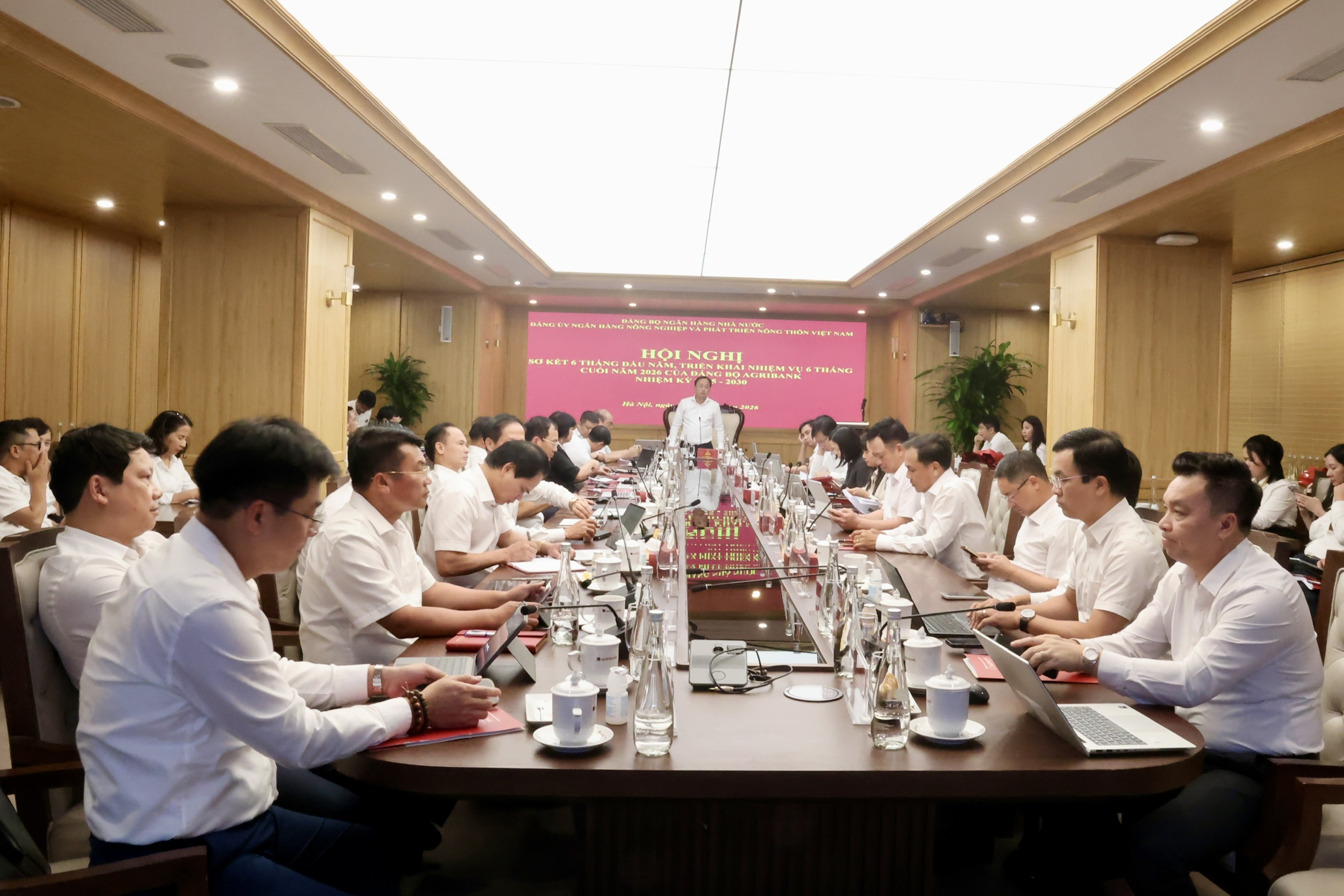 Đảng bộ Agribank sơ kết công tác 6 tháng đầu năm 2026: Phát huy vai trò hạt nhân lãnh đạo, quyết tâm hoàn thành thắng lợi nhiệm vụ năm đầu thực hiện Nghị quyết Đại hội Đảng bộ Agribank XI
