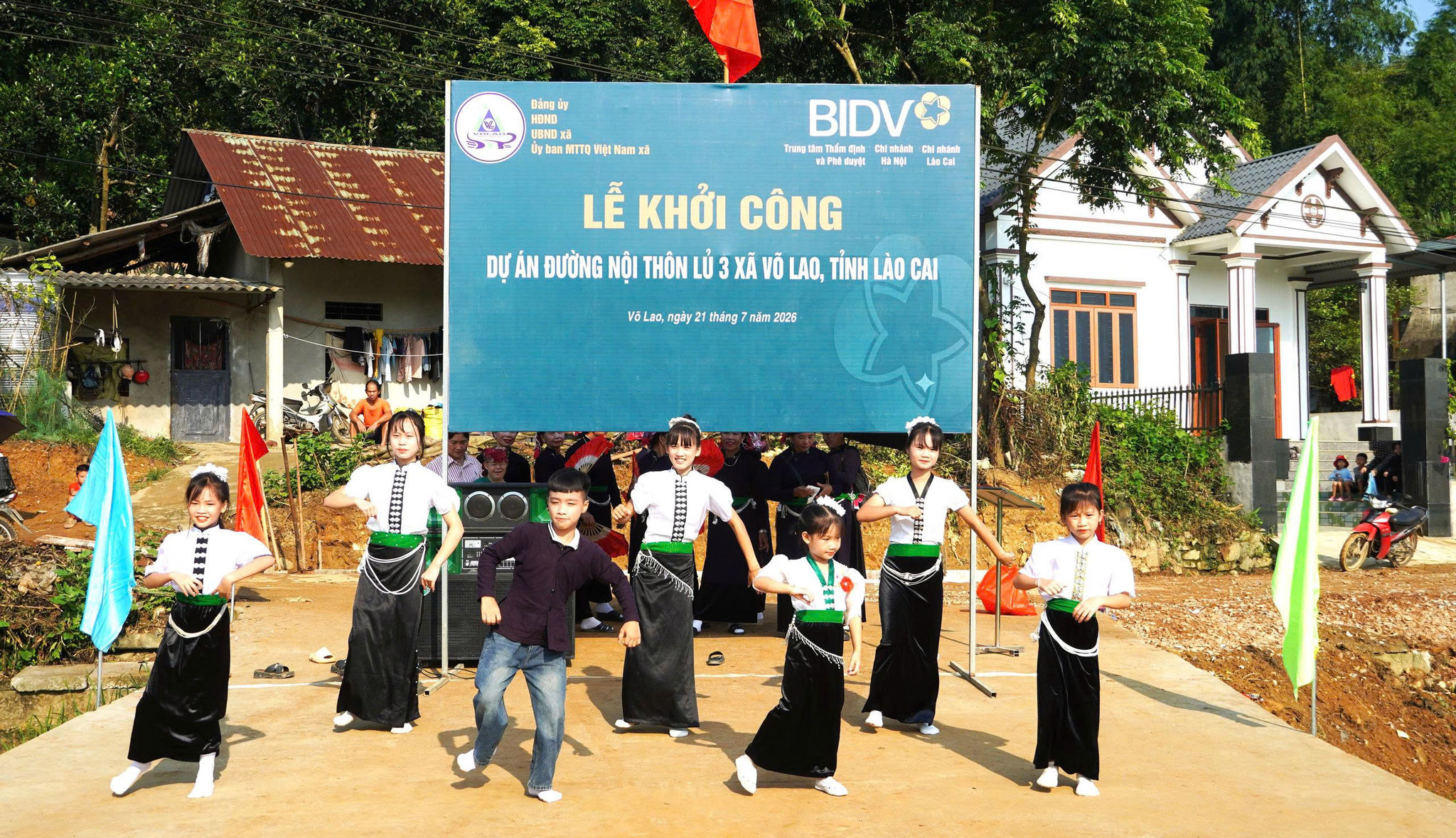 Hiện thực hóa ước mơ về tuyến đường sạch đẹp, phục vụ cho đời sống người dân