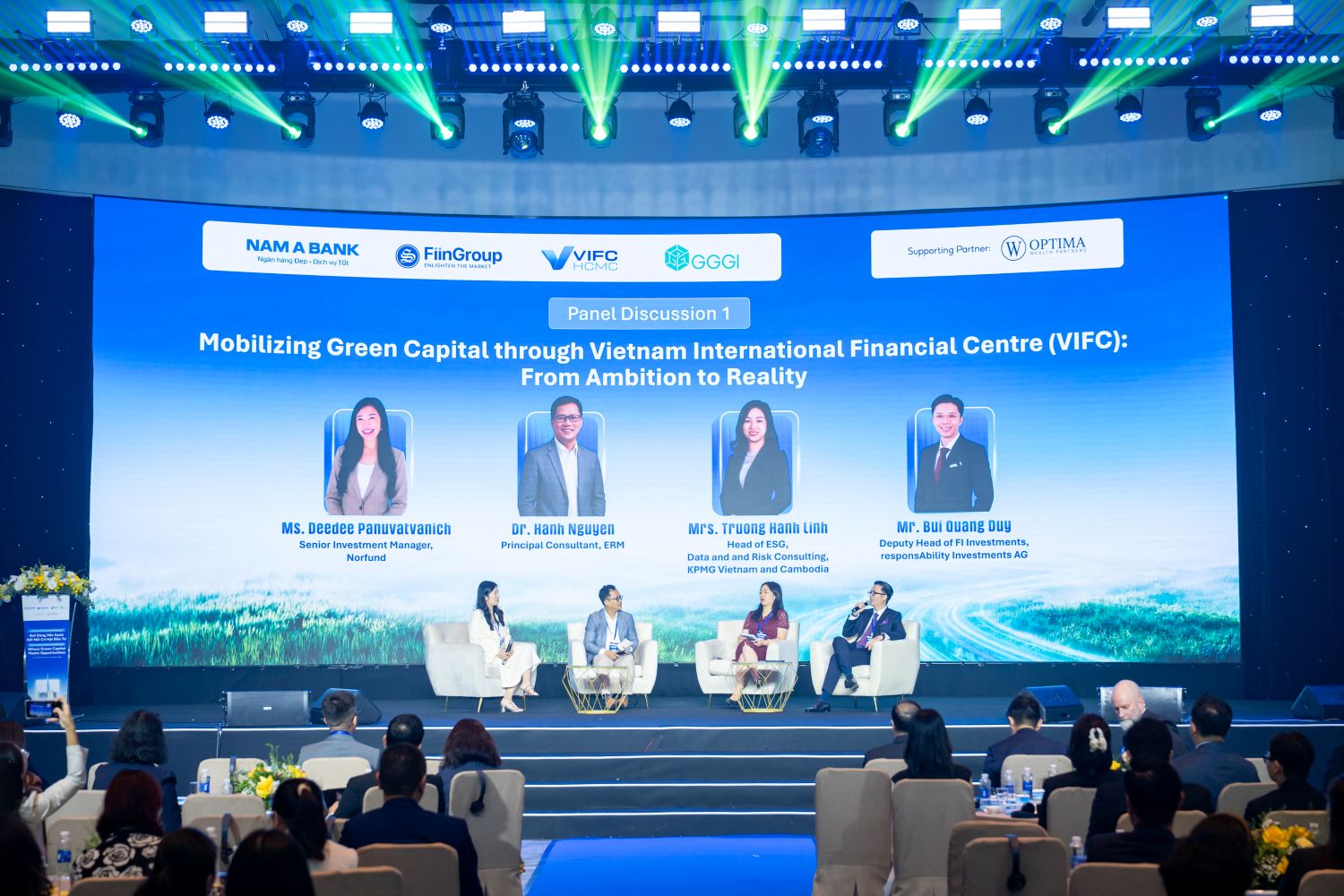 Phiên sáng tập trung trao đổi về hệ sinh thái tài chính xanh và giải pháp thu hút dòng vốn quốc tế