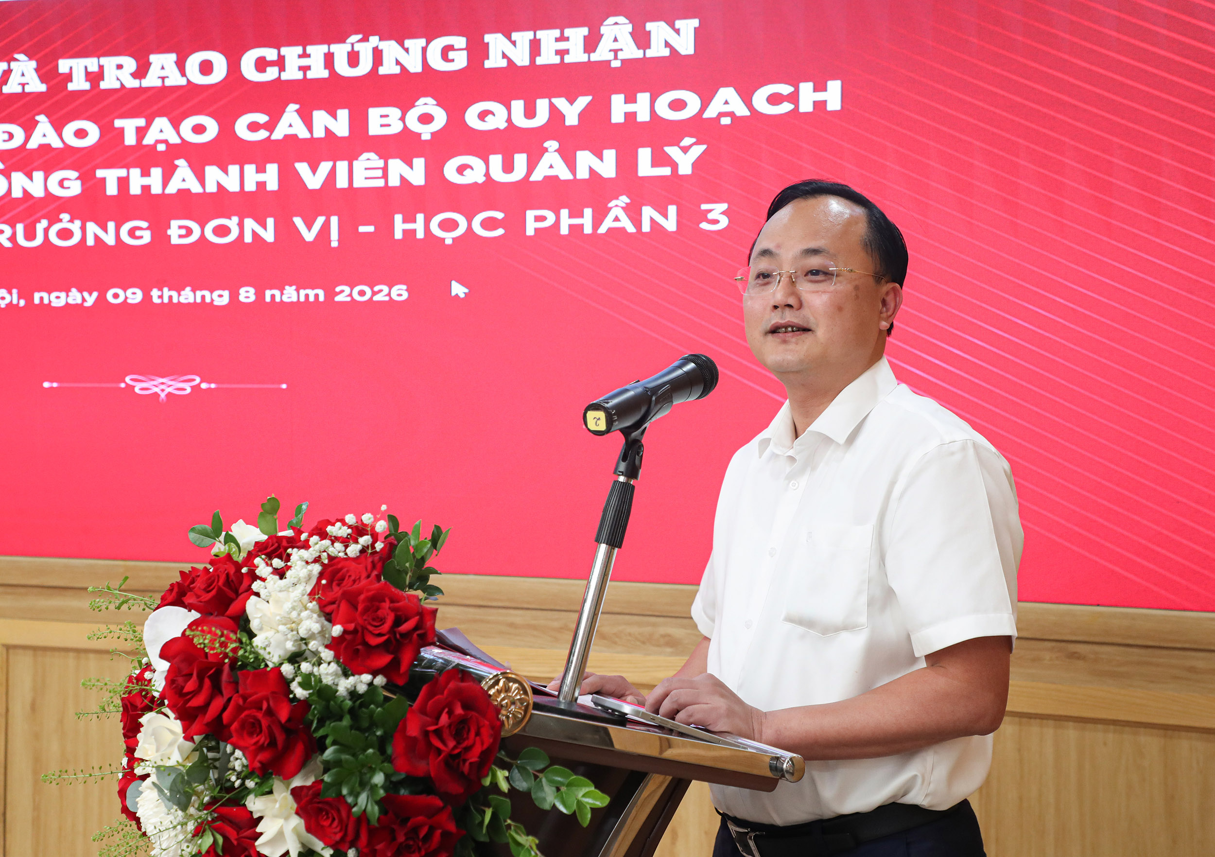 TS. Tô Huy Vũ – Bí thư Đảng ủy, Chủ tịch HĐTV Agribank phát biểu chỉ đạo tại Chương trình bế giảng