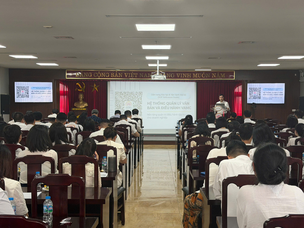 Toàn cảnh Hội nghị tập huấn, đào tạo và hướng dẫn sử dụng phần mềm QLVB&ĐH