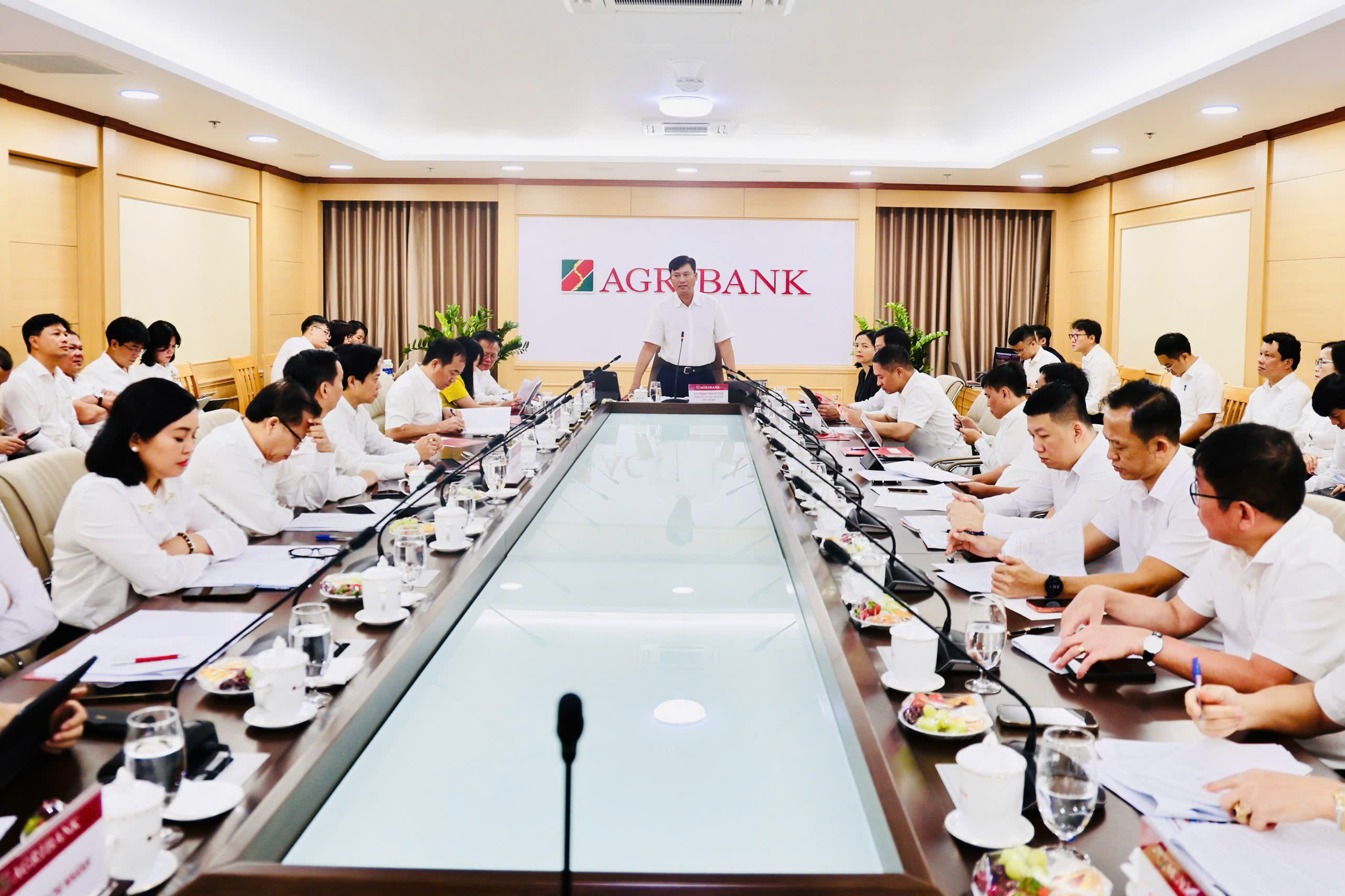 Agribank khơi thông điểm nghẽn, tạo động lực tăng trưởng tại địa bàn kinh tế trọng điểm Thành phố Hồ Chí Minh